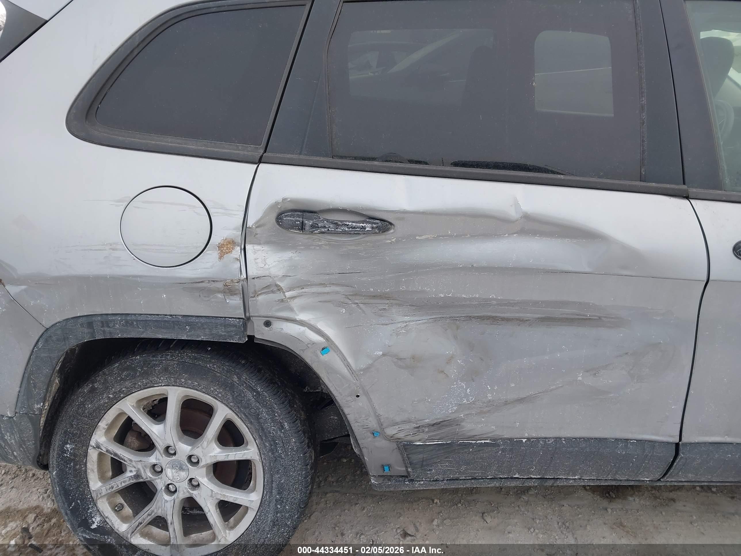 JEEP CHEROKEE image 6