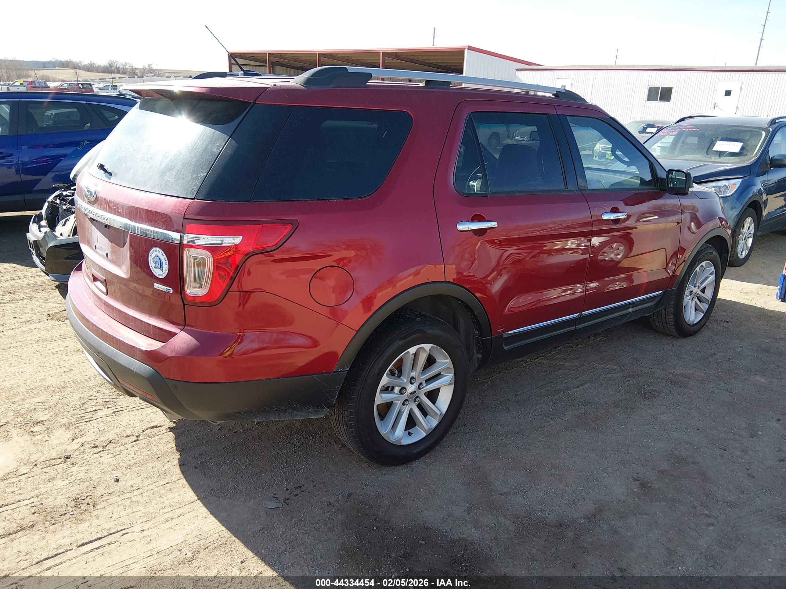 FORD EXPLORER image 4