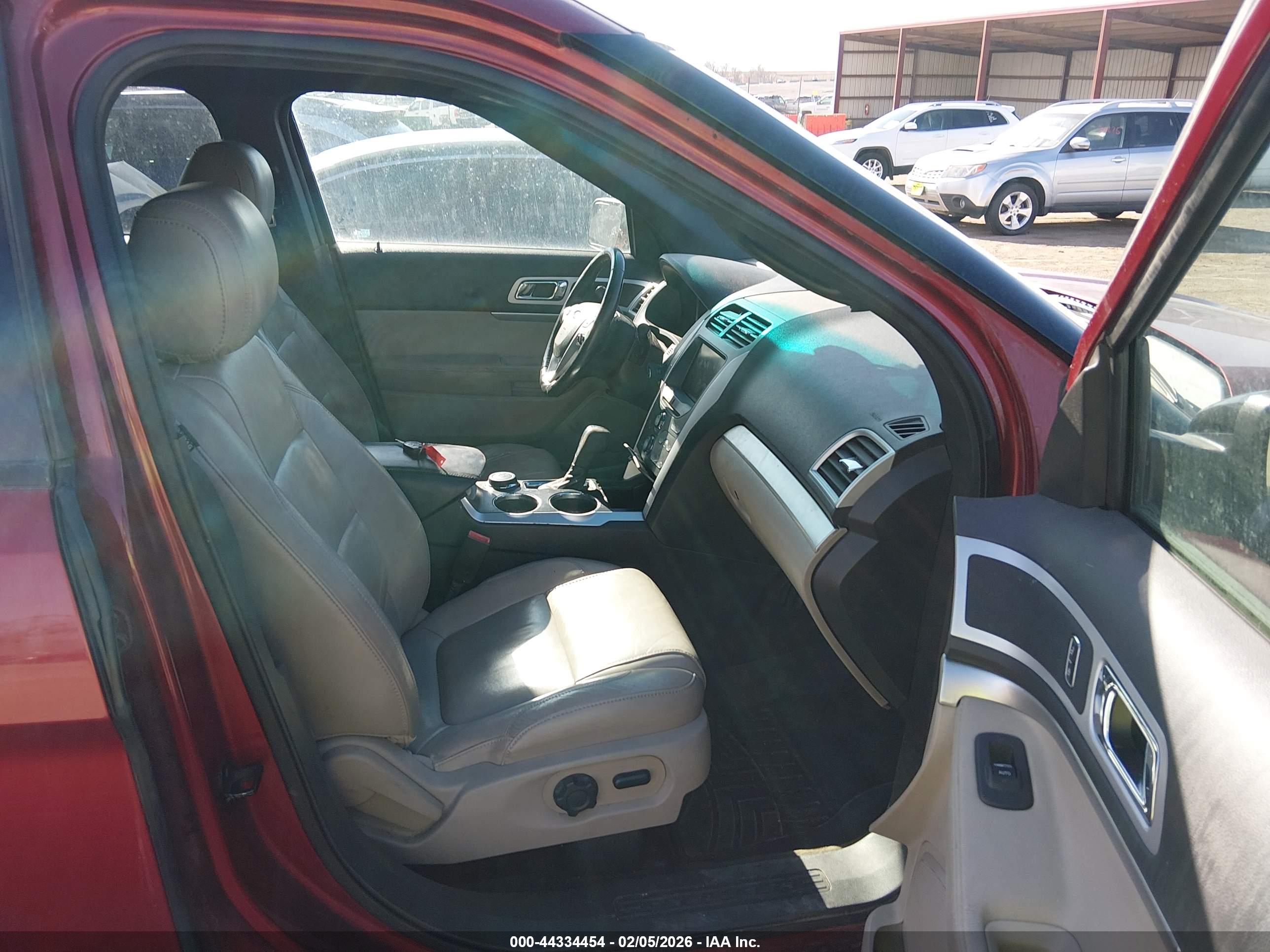 FORD EXPLORER image 5