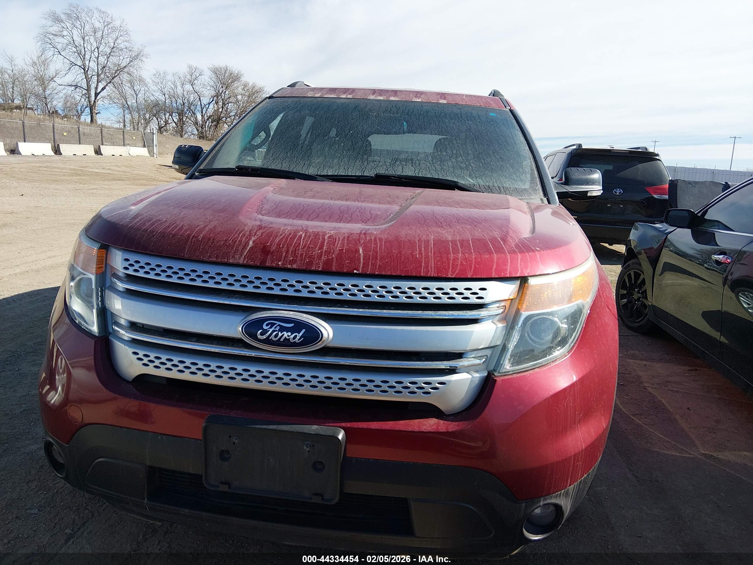 FORD EXPLORER image 6
