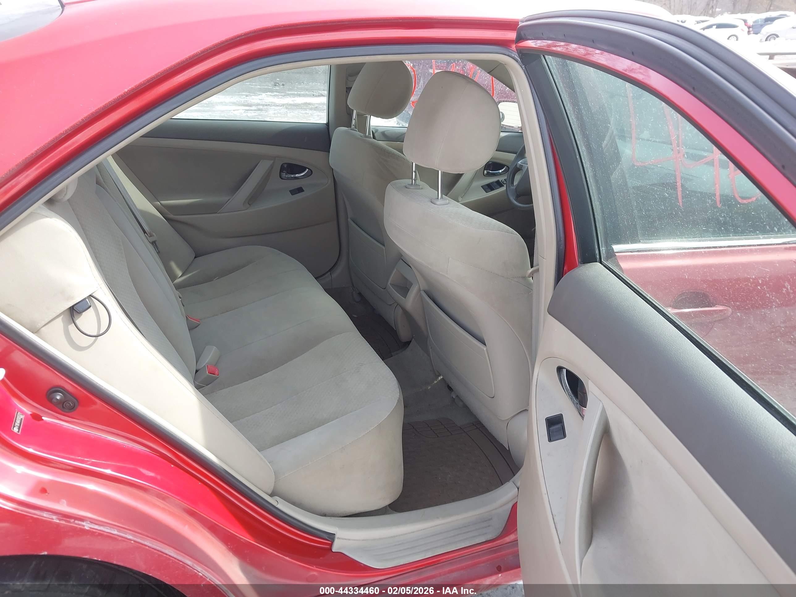 TOYOTA CAMRY image 8