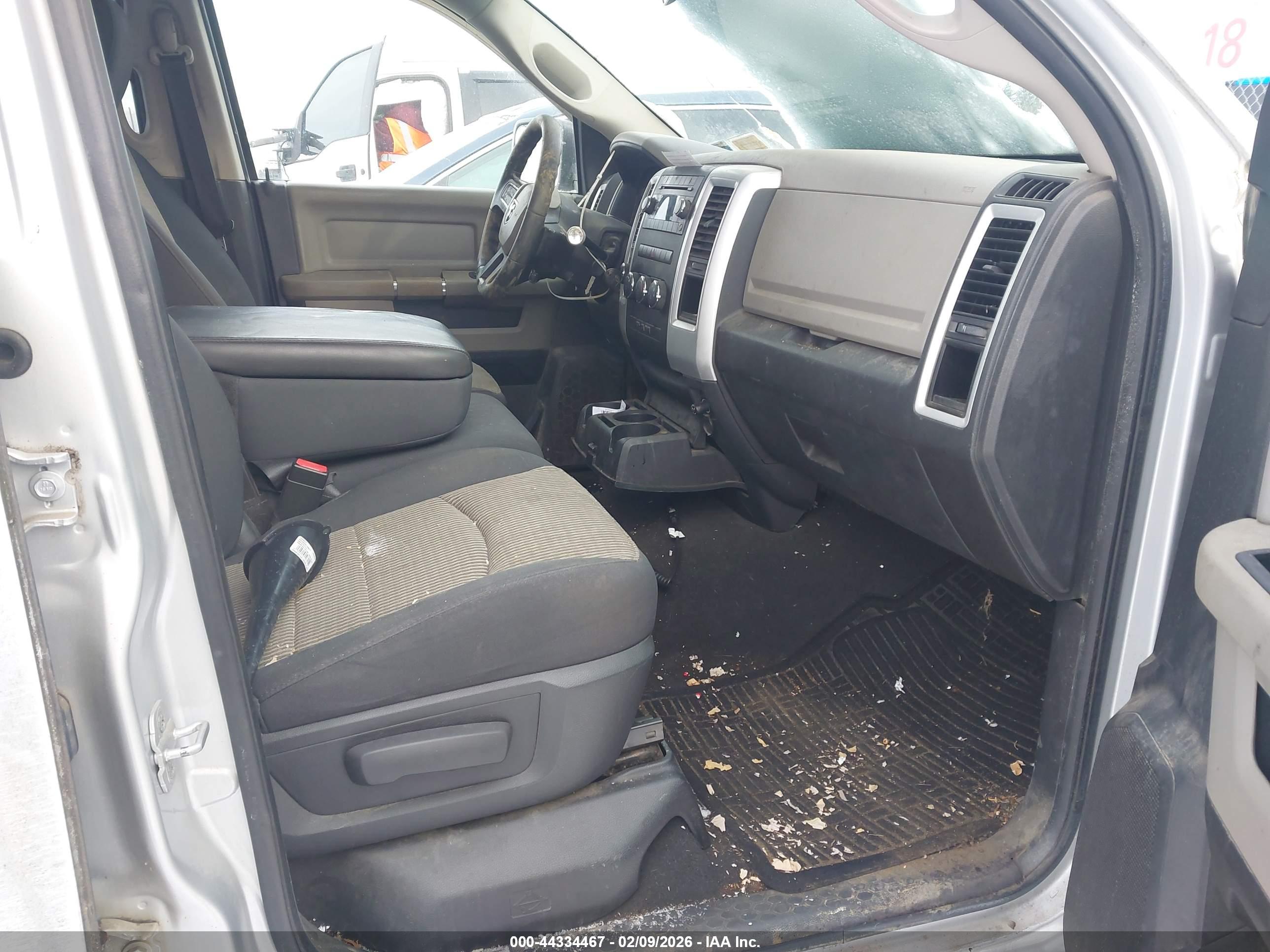 DODGE RAM image 5