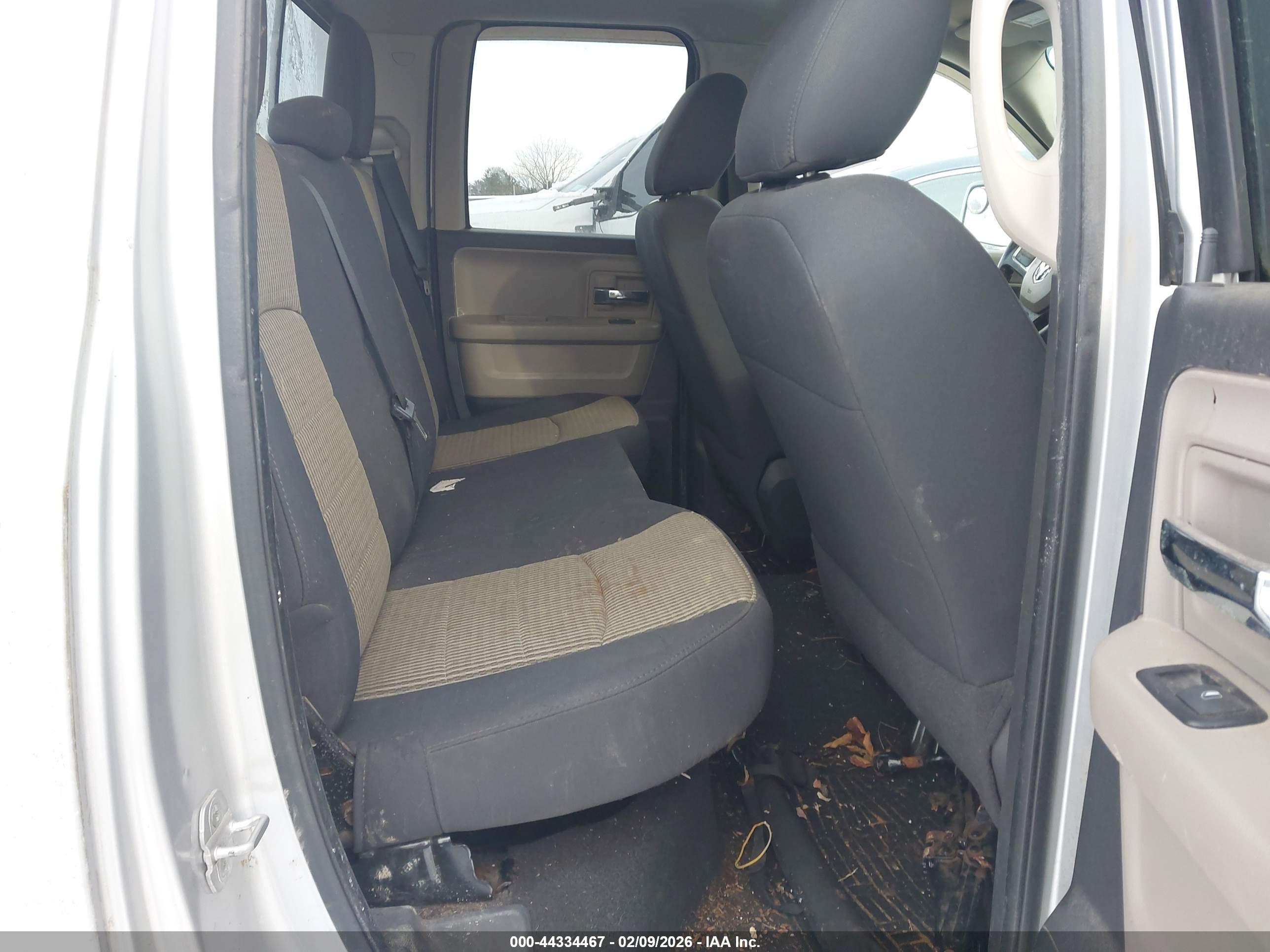 DODGE RAM image 8
