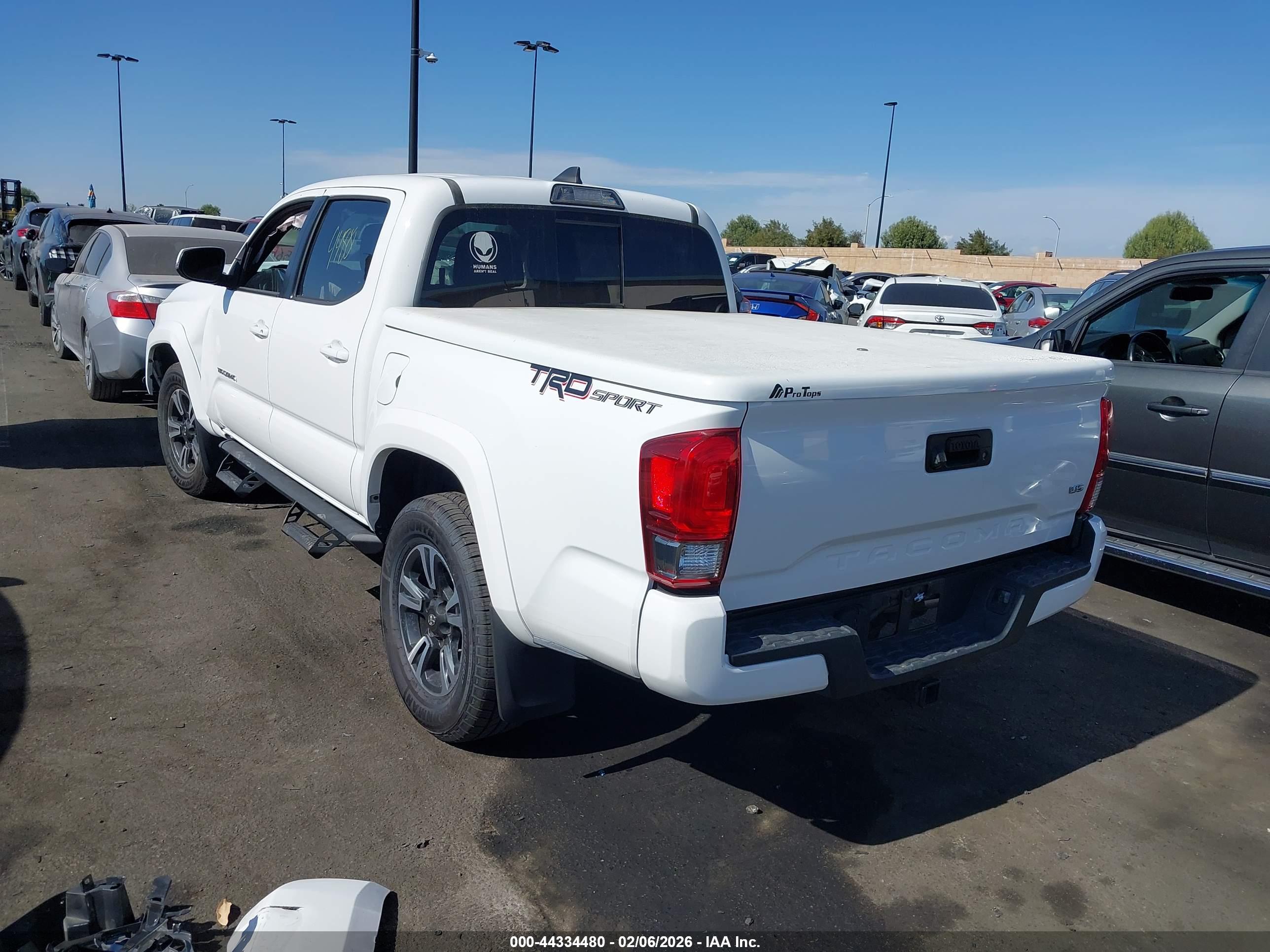 TOYOTA TACOMA image 3
