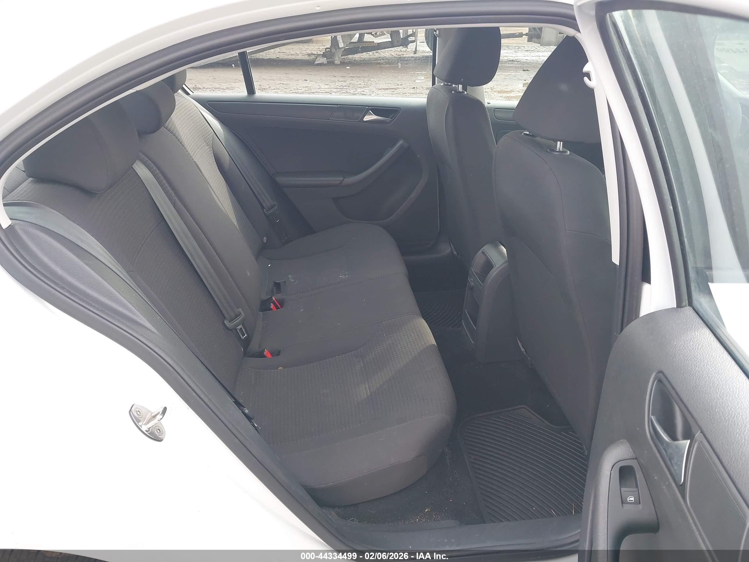 VOLKSWAGEN JETTA image 8