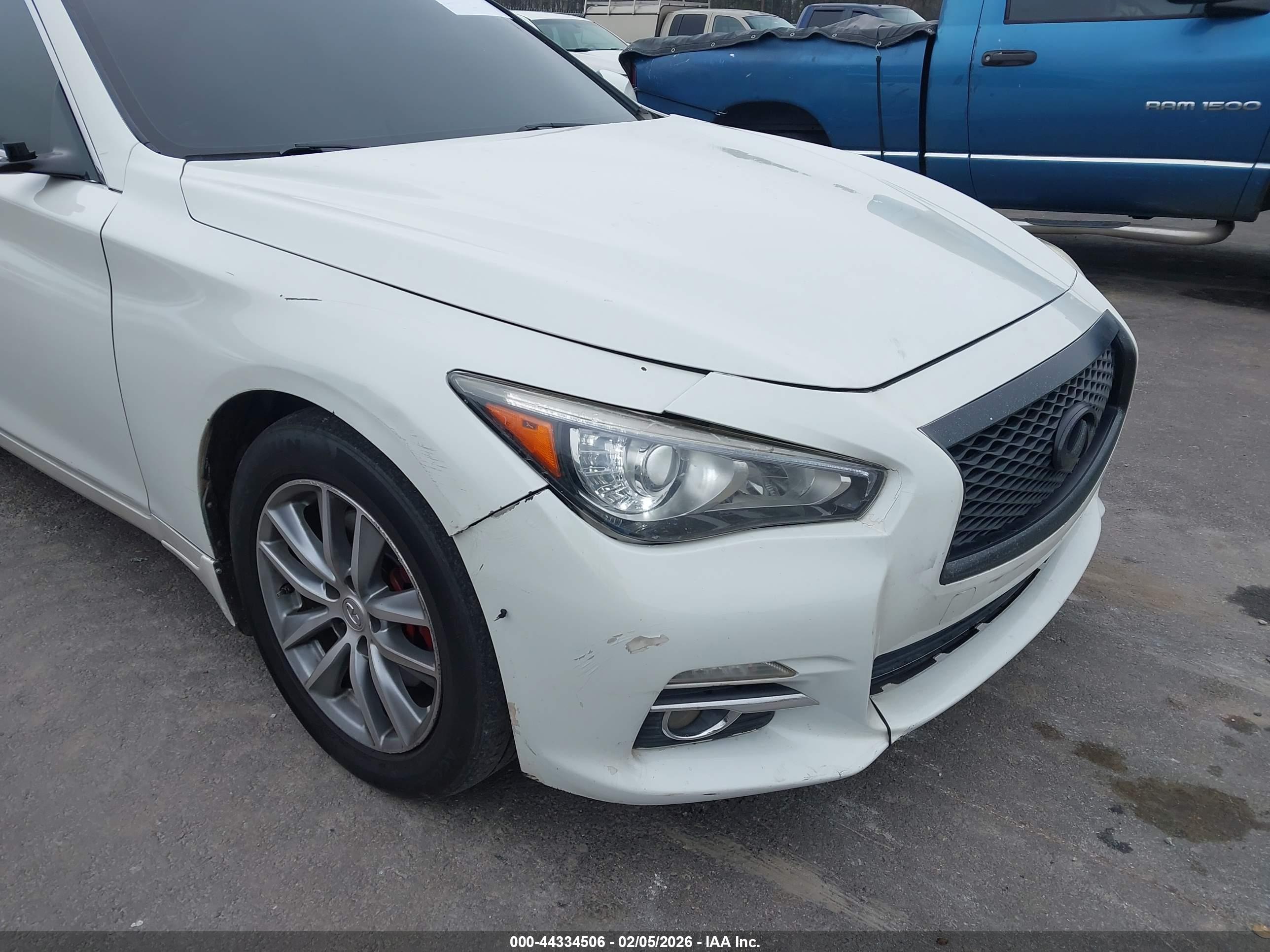 INFINITI Q50 image 6