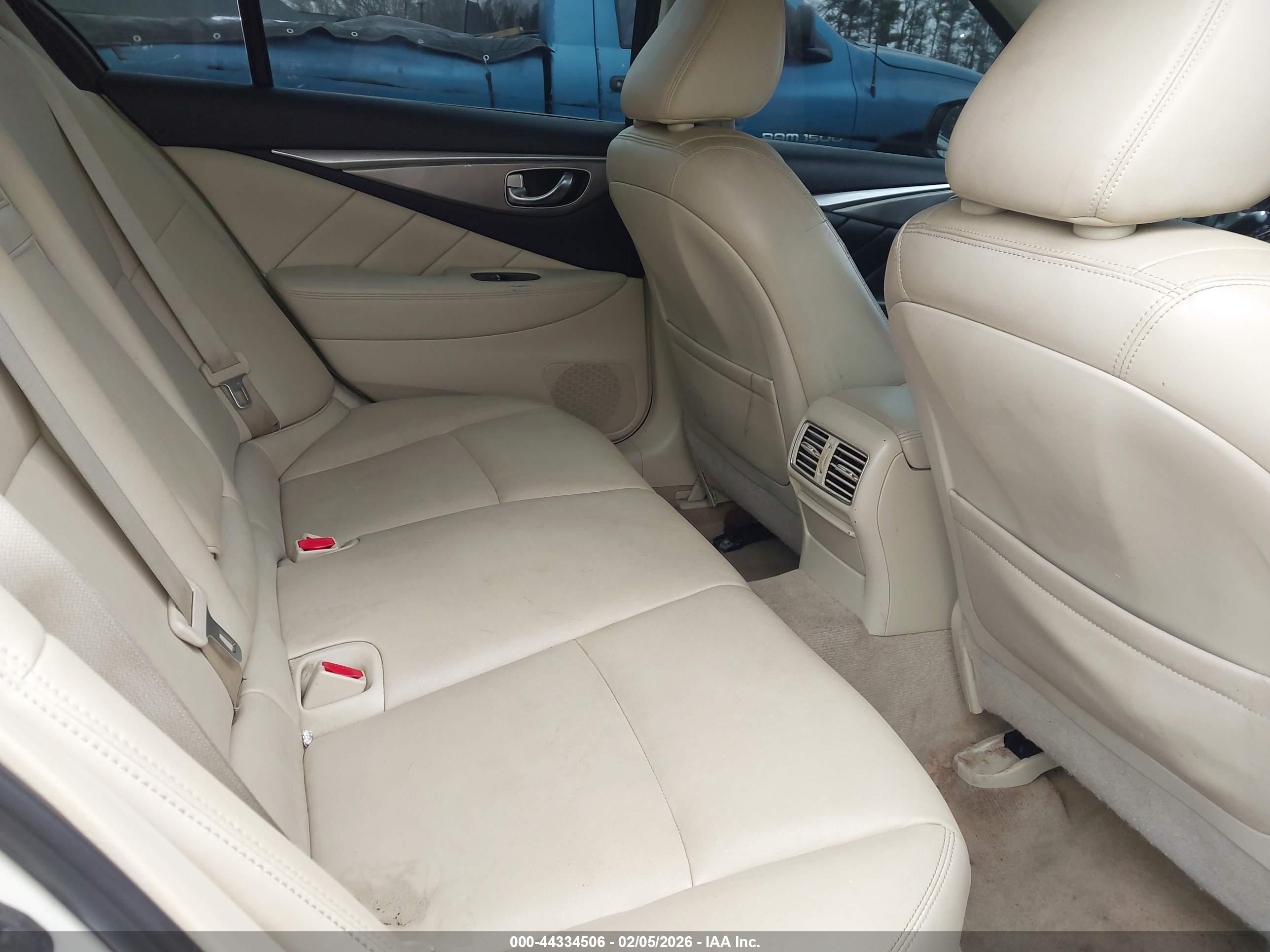 INFINITI Q50 image 8