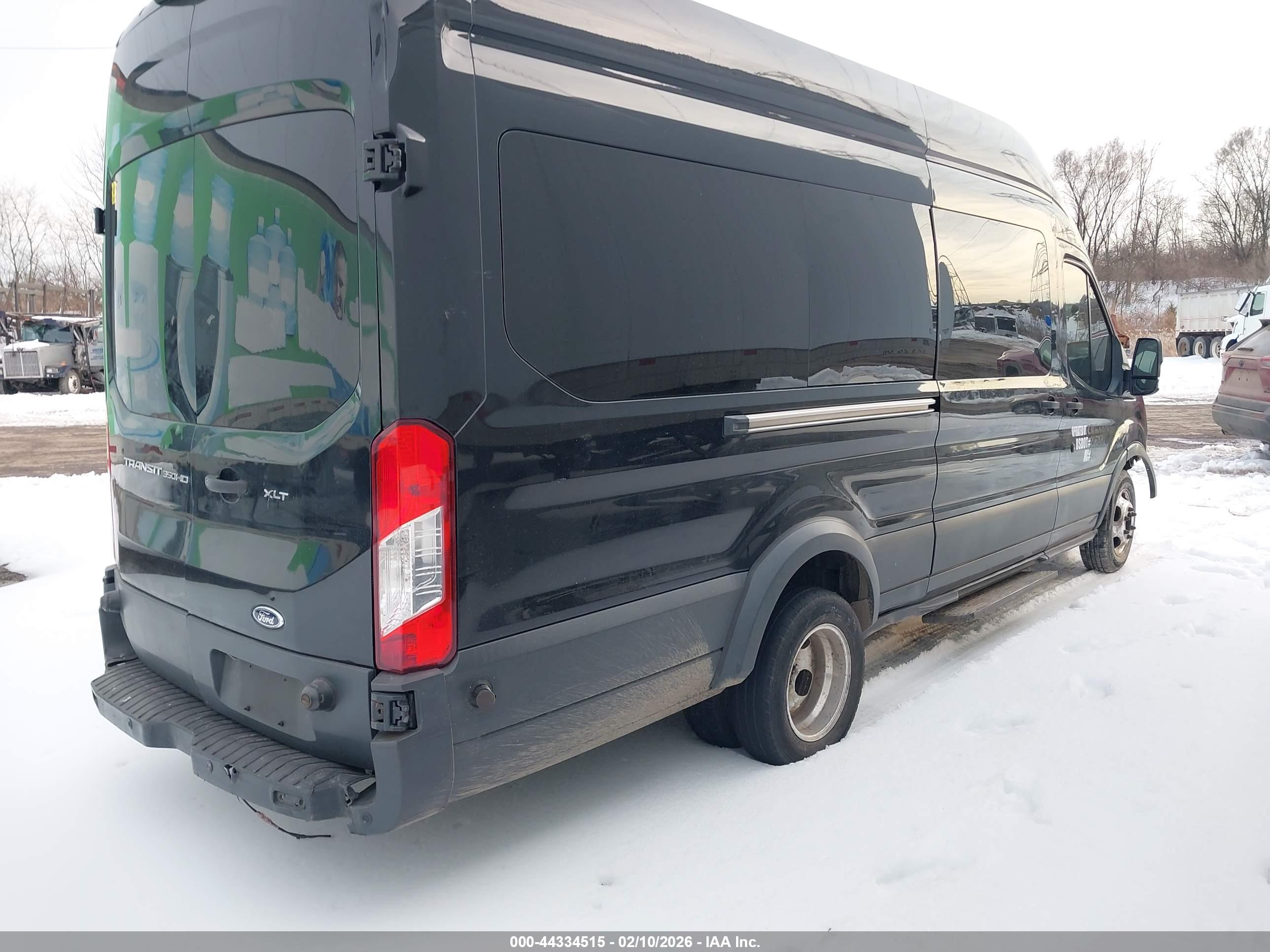 FORD TRANSIT-350 image 4