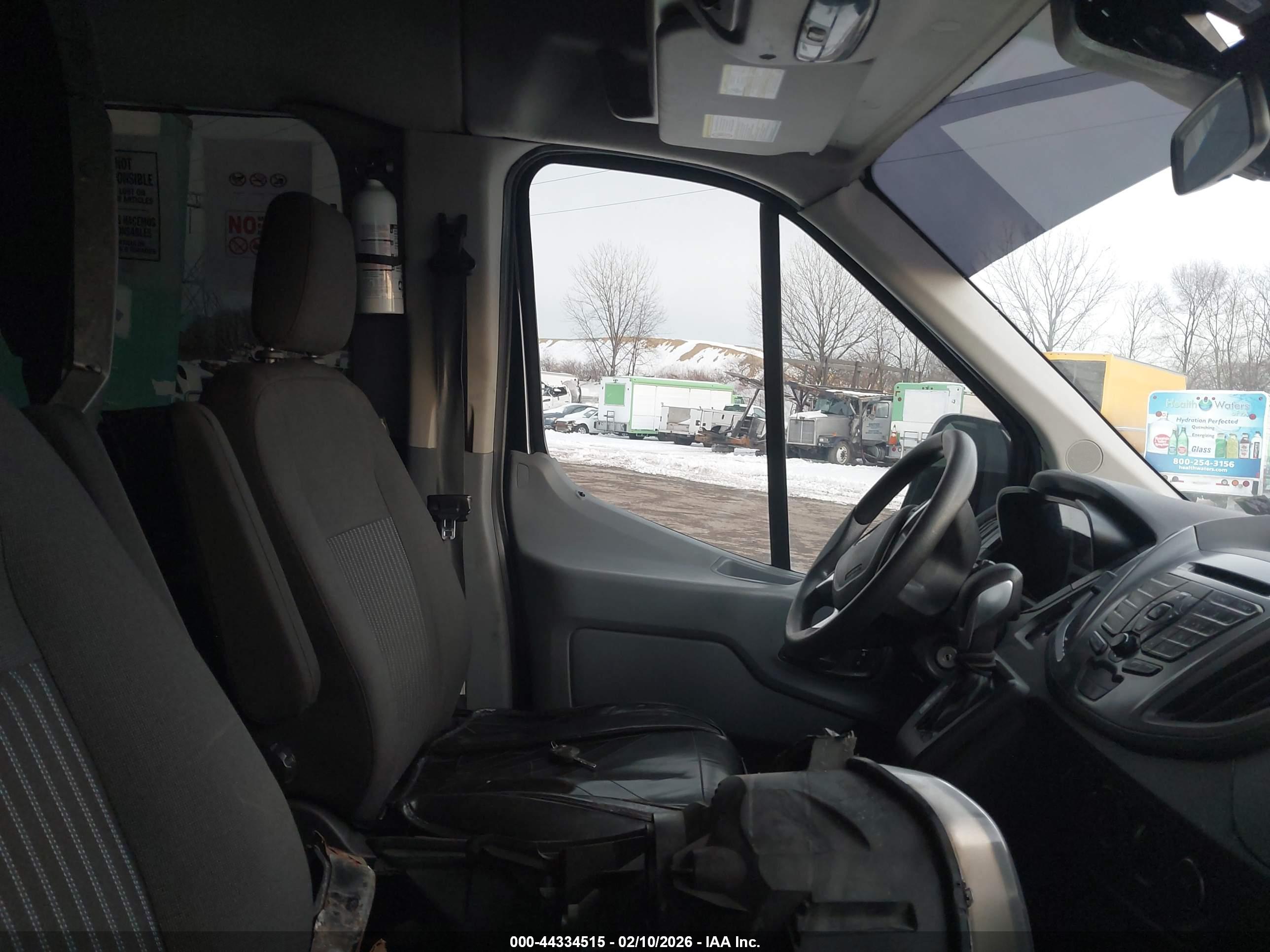 FORD TRANSIT-350 image 8