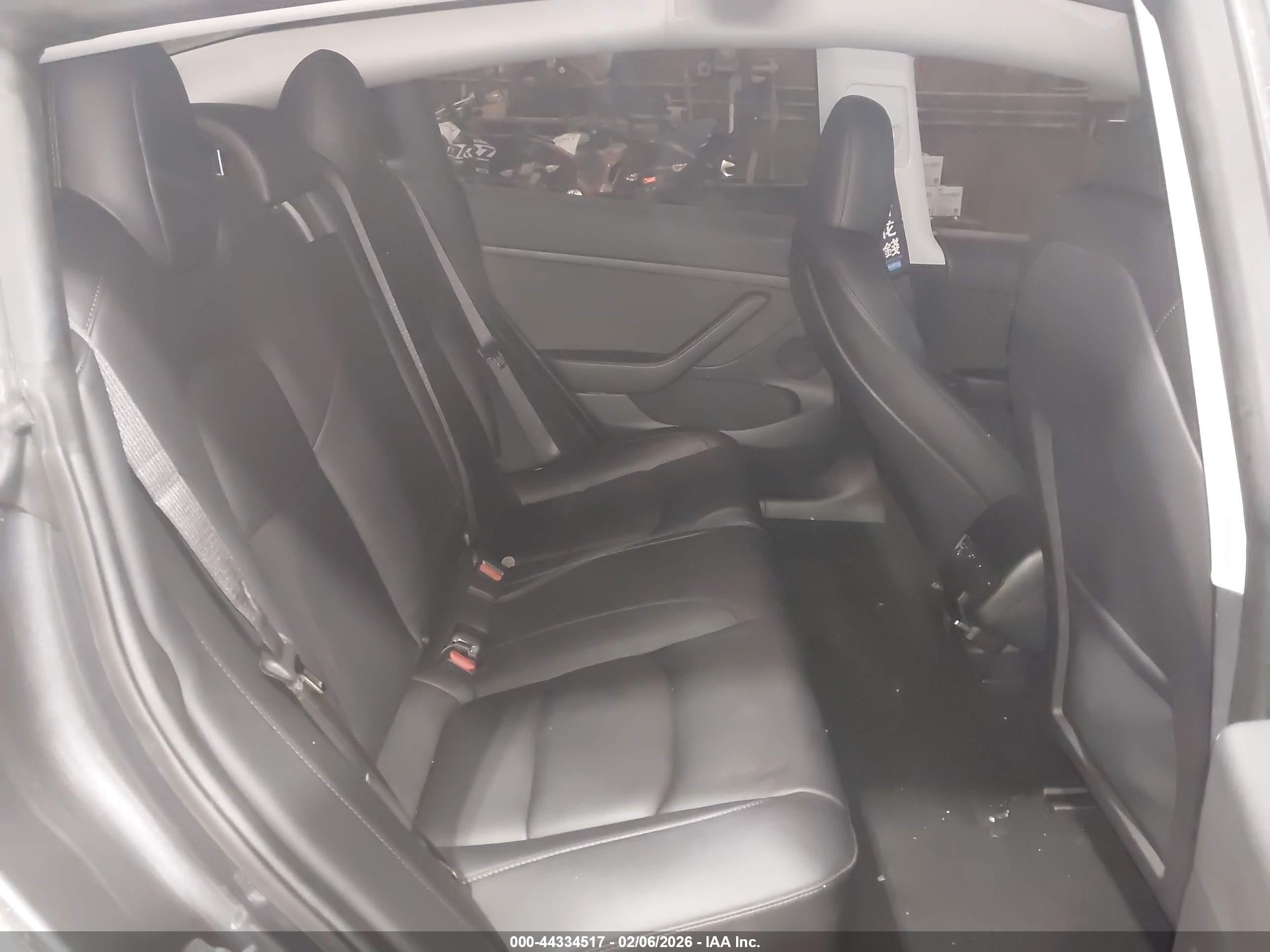TESLA MODEL image 8