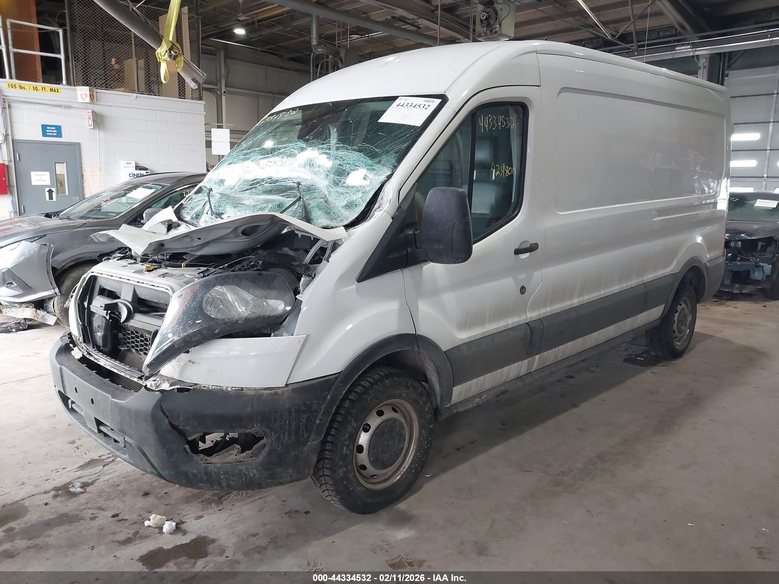 FORD TRANSIT-250 image 2
