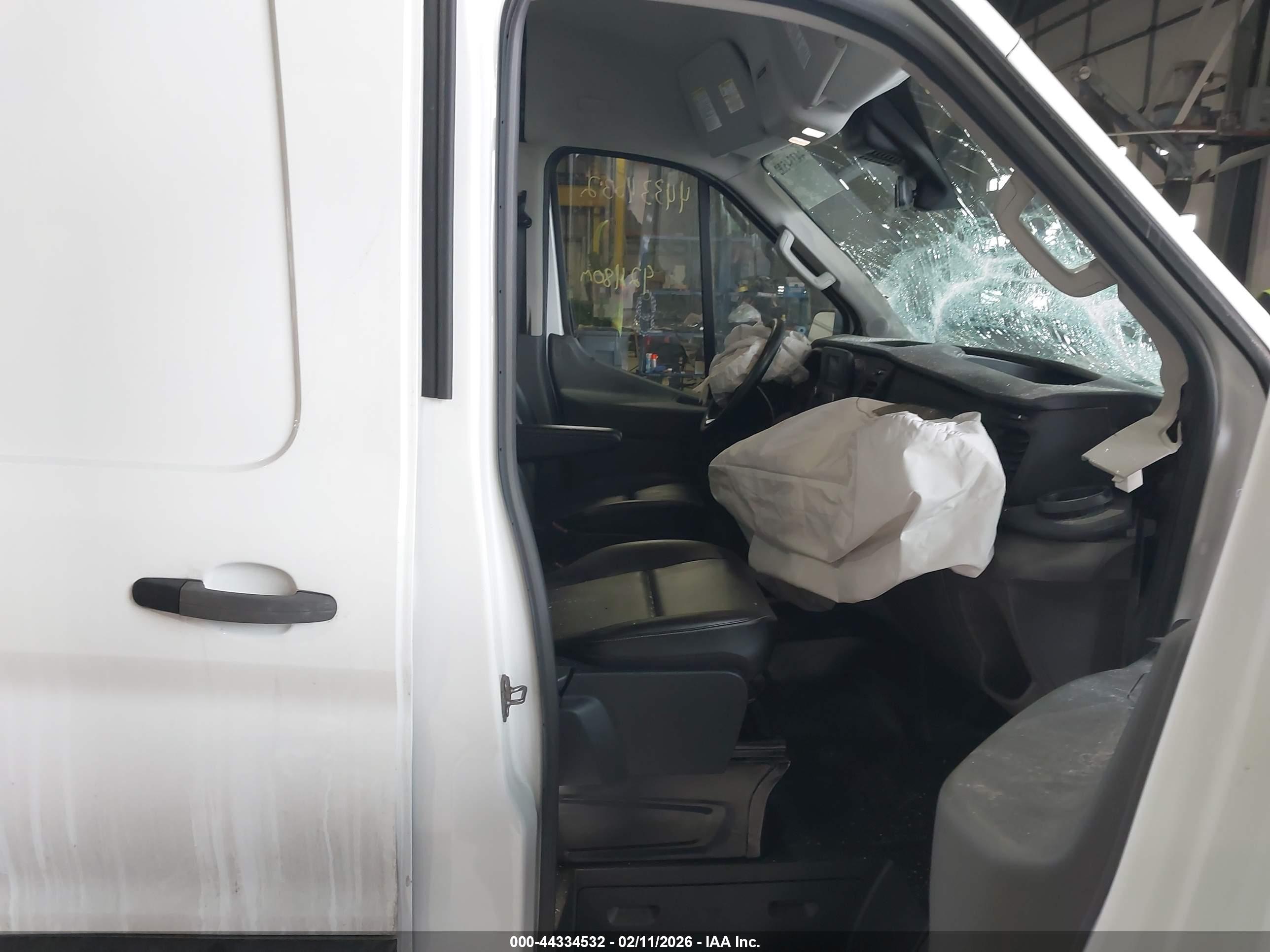 FORD TRANSIT-250 image 5