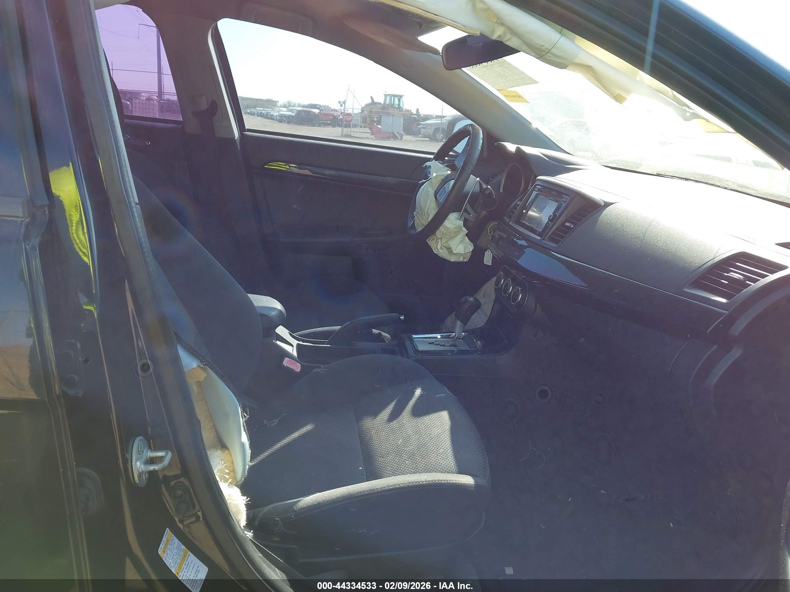 MITSUBISHI LANCER image 5