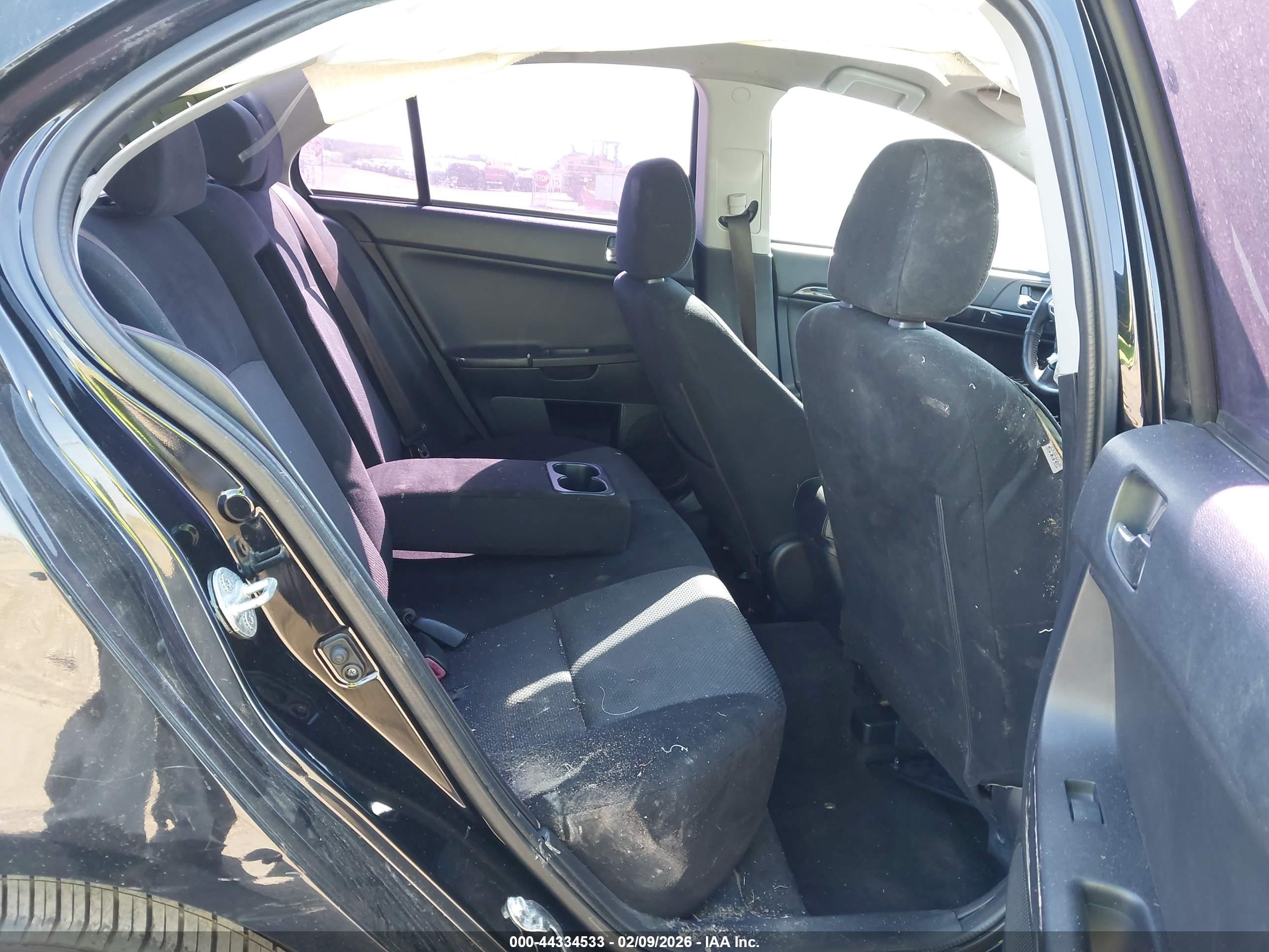 MITSUBISHI LANCER image 8