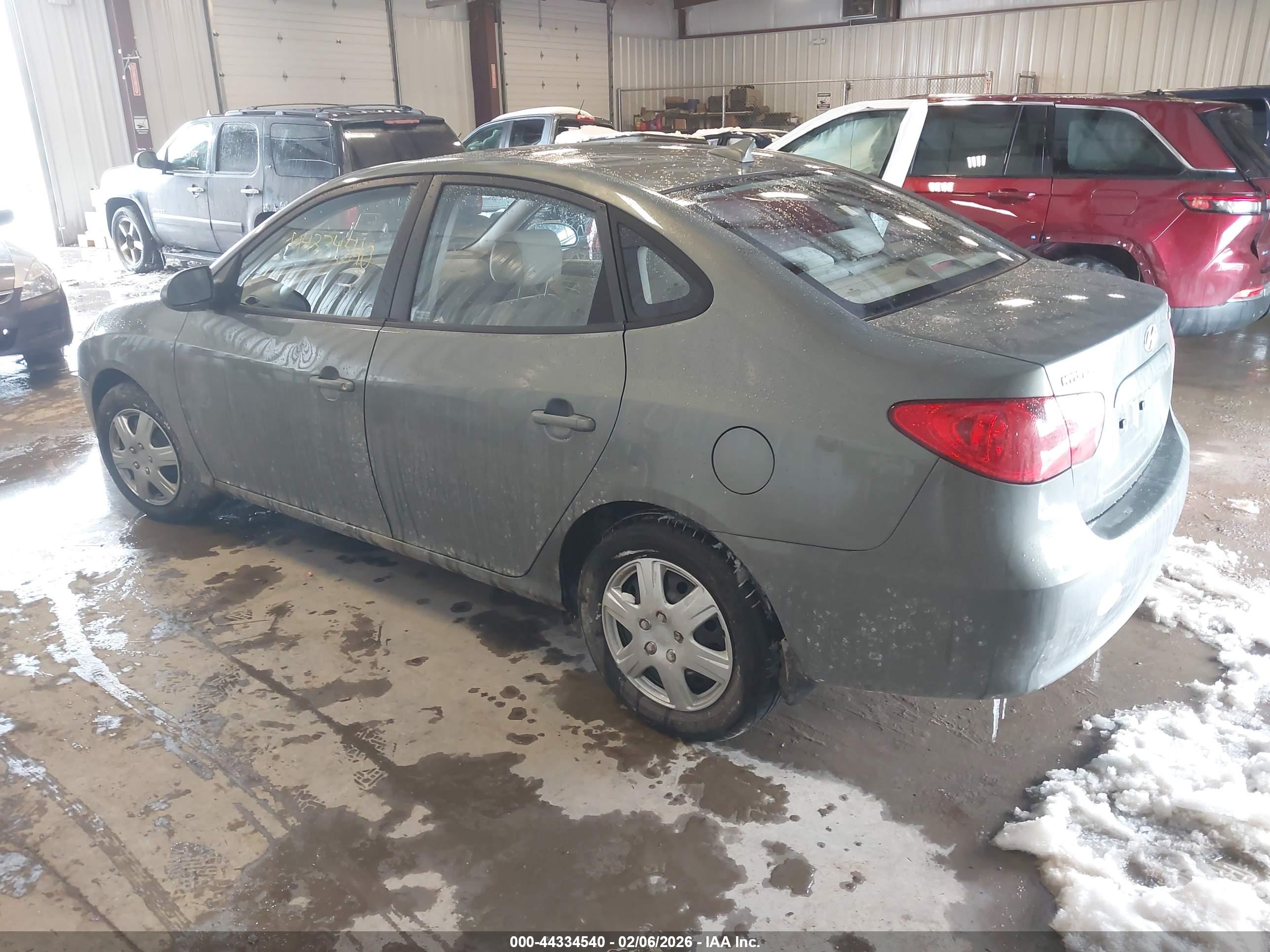 HYUNDAI ELANTRA image 3