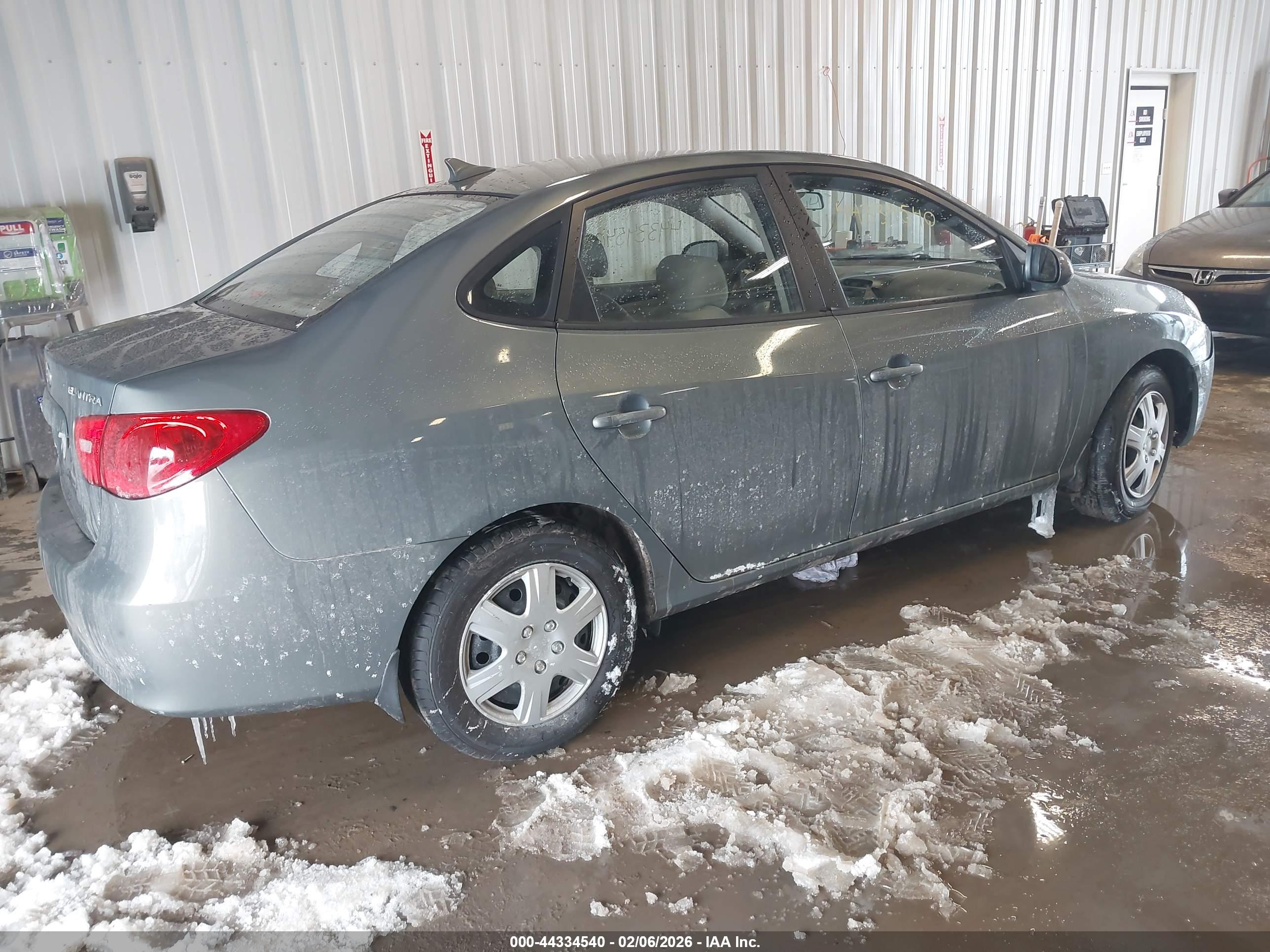 HYUNDAI ELANTRA image 4