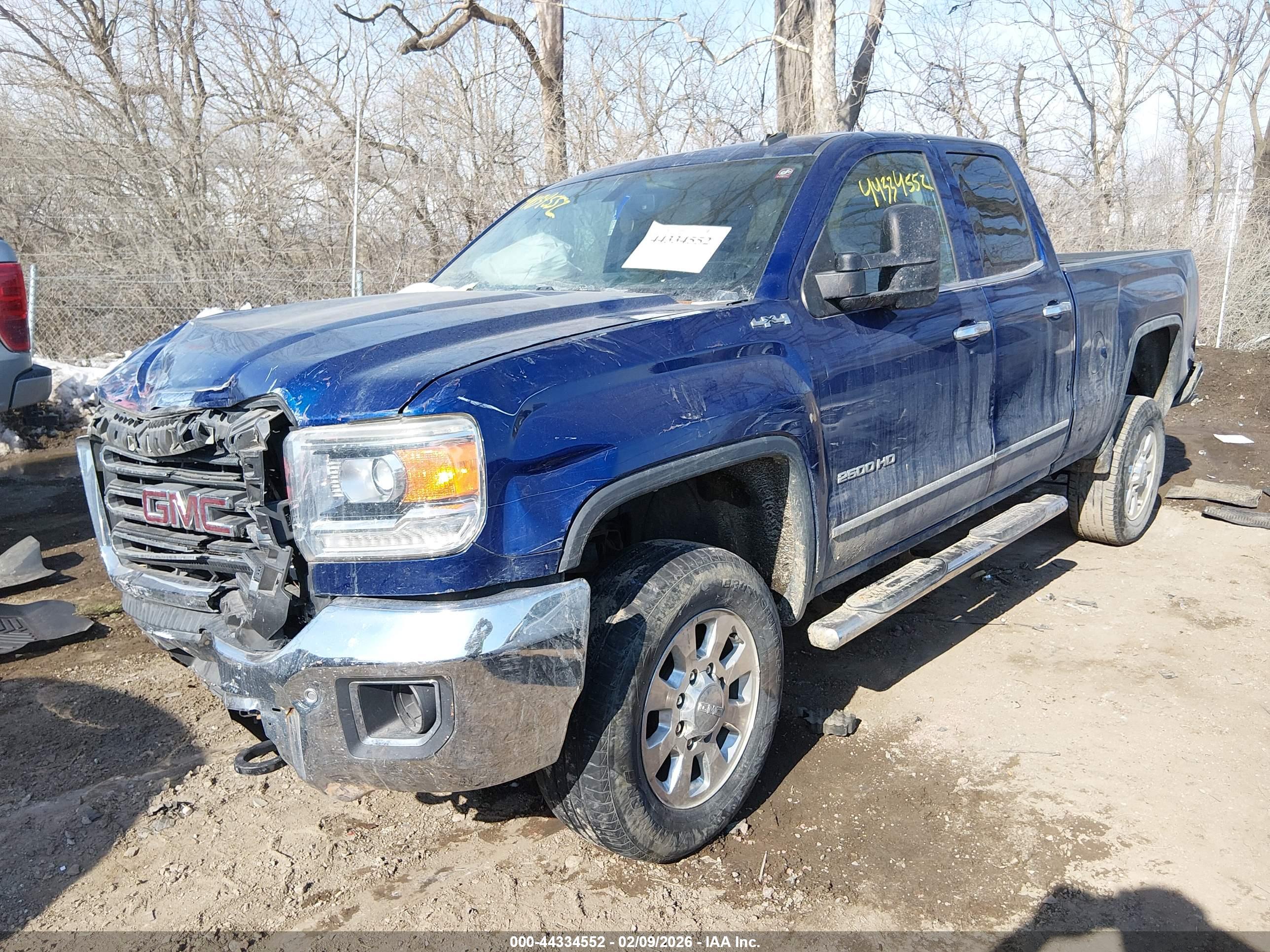 GMC SIERRA image 2