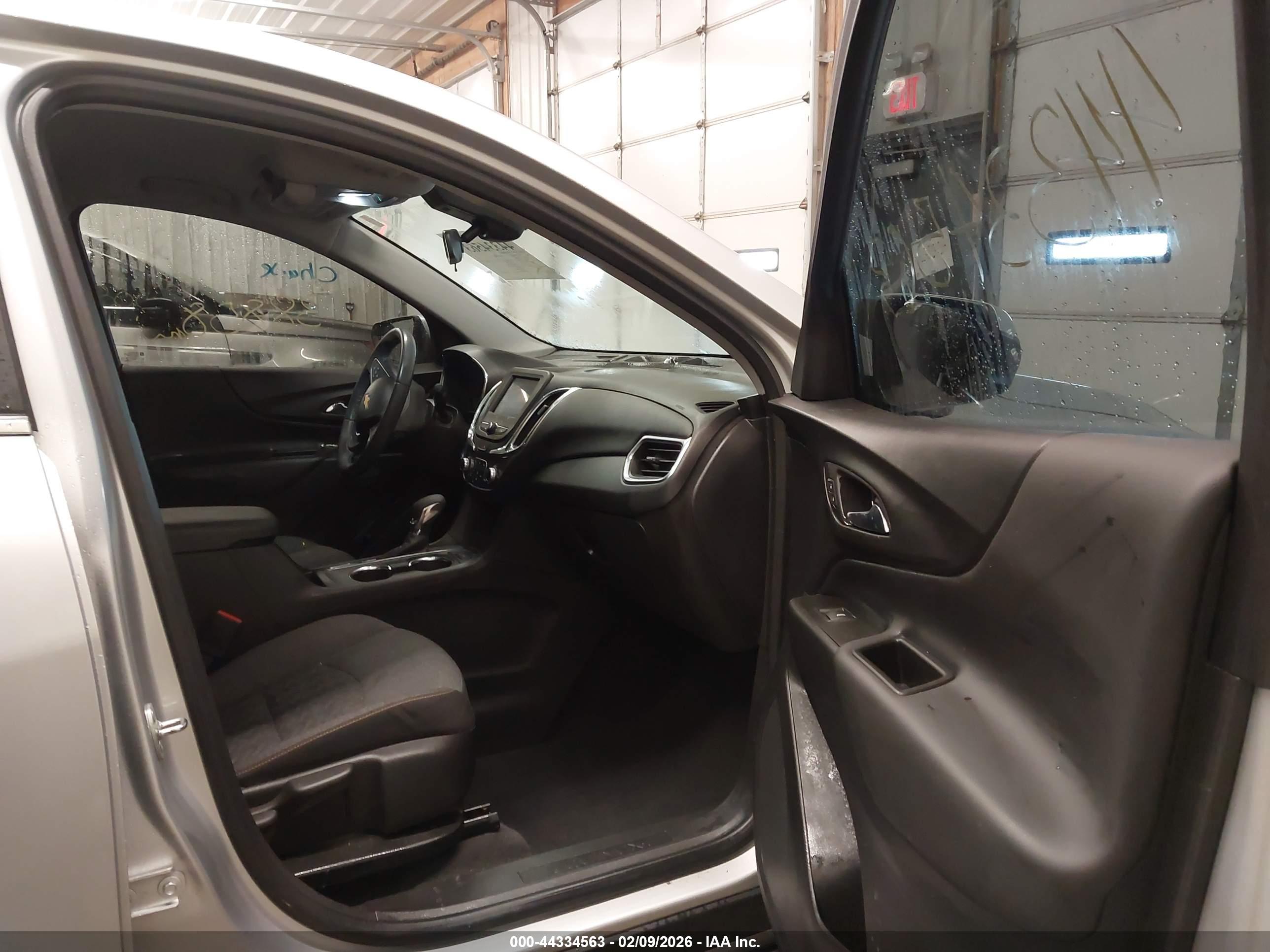 CHEVROLET EQUINOX image 5