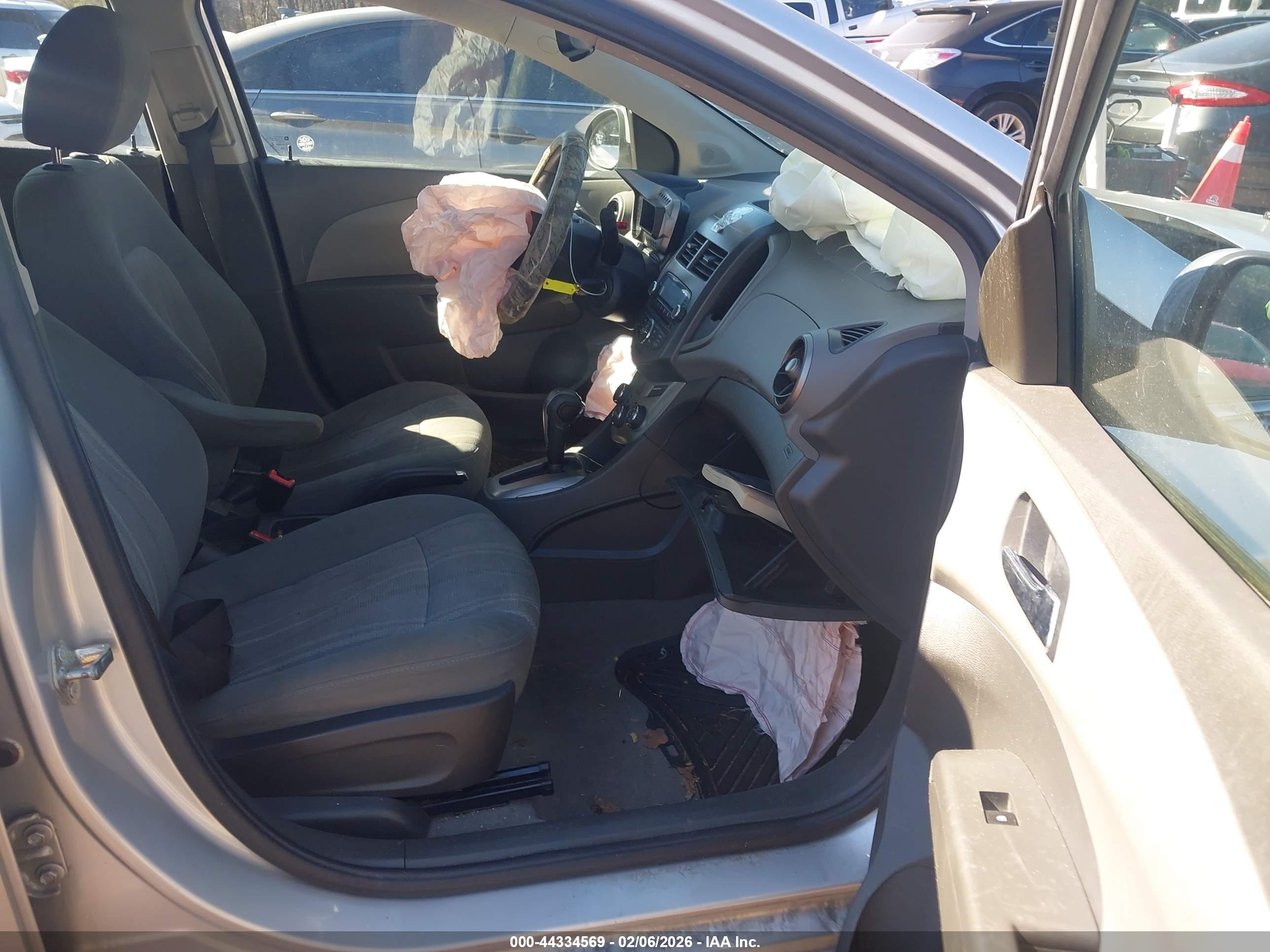 CHEVROLET SONIC image 5