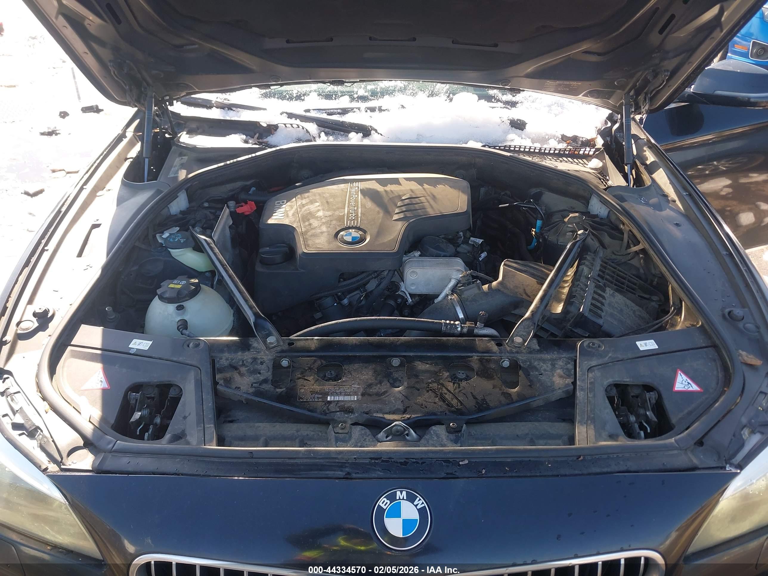 BMW 528I image 10