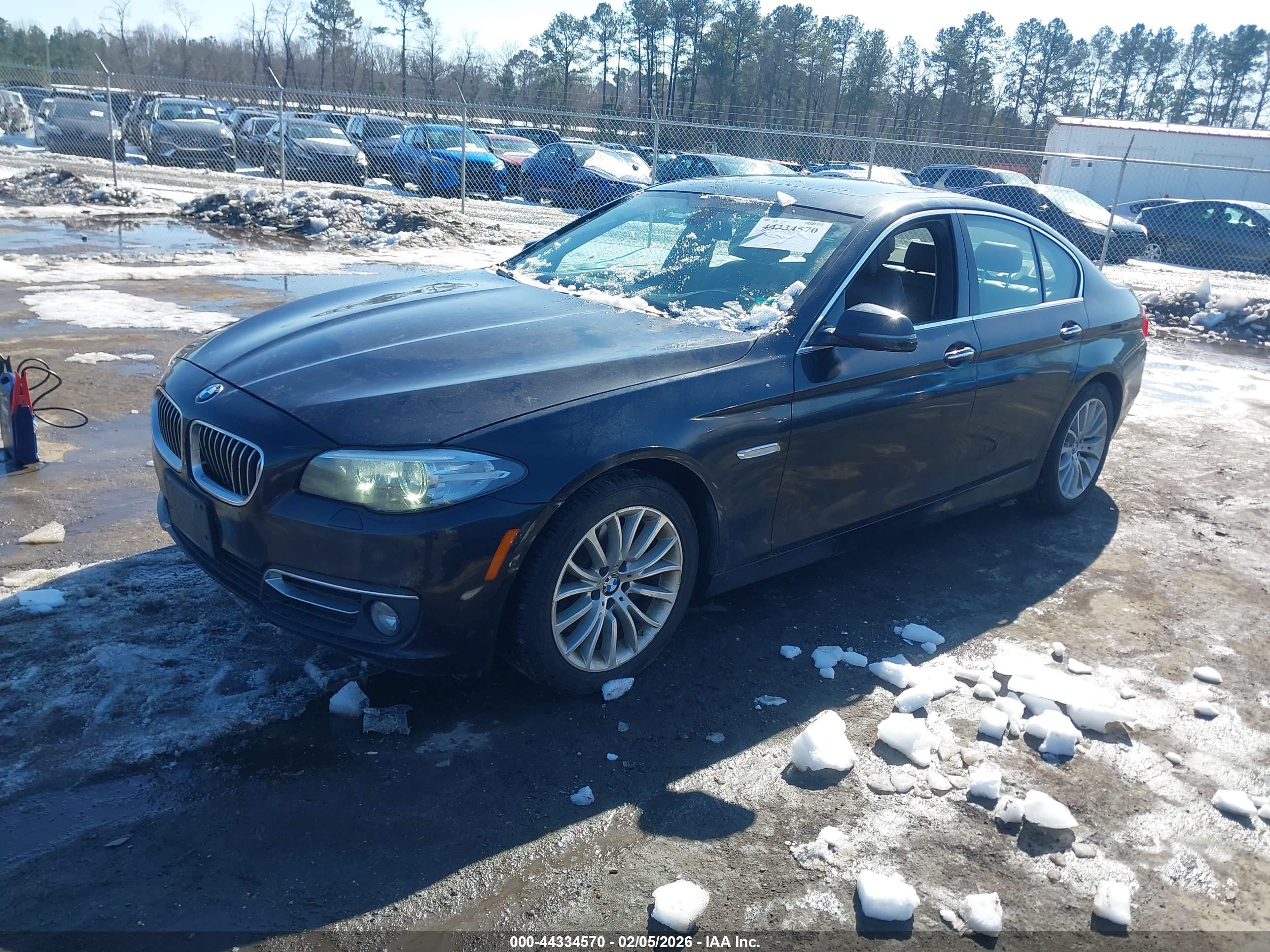 BMW 528I image 2