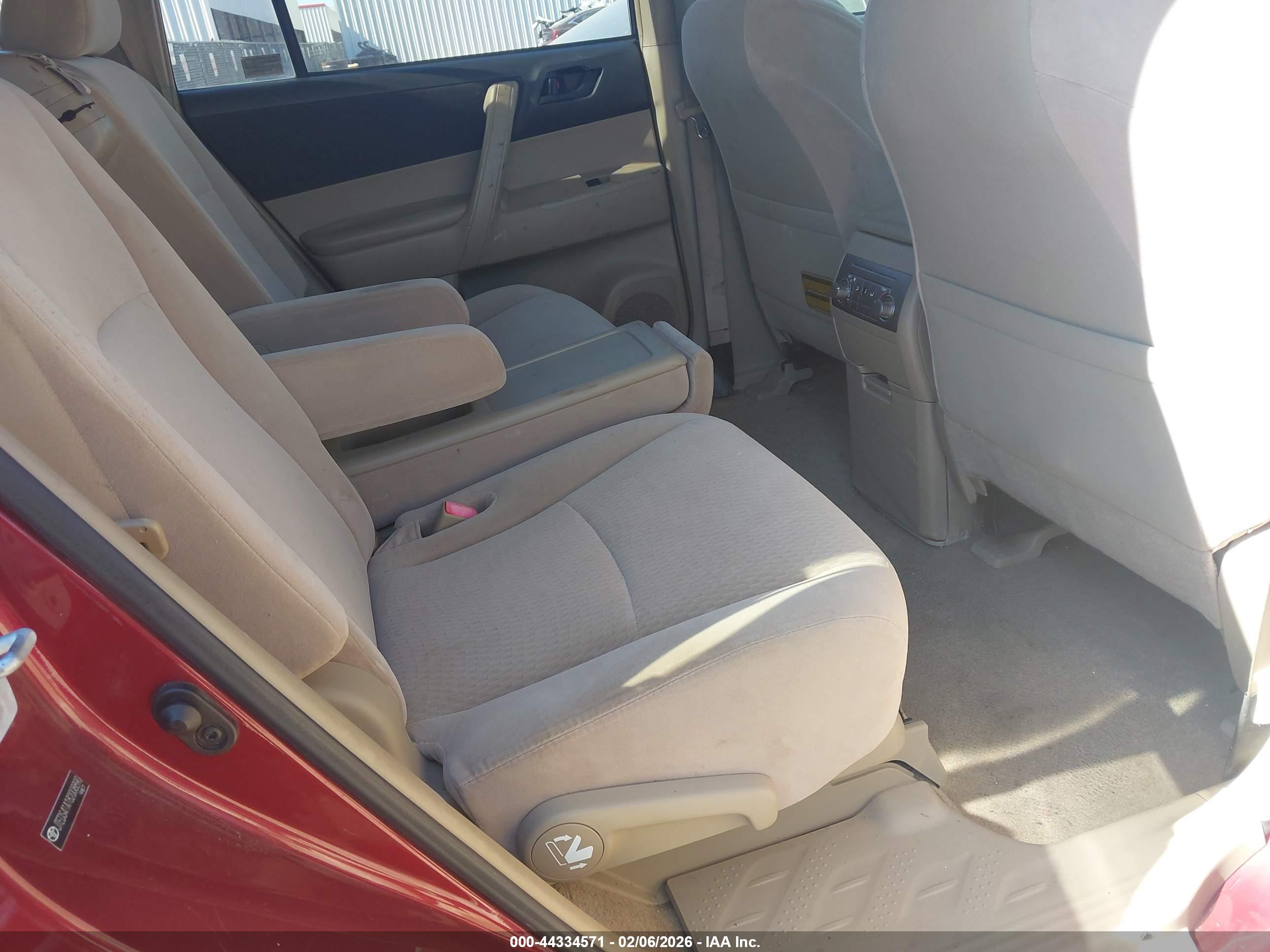 TOYOTA HIGHLANDER image 8