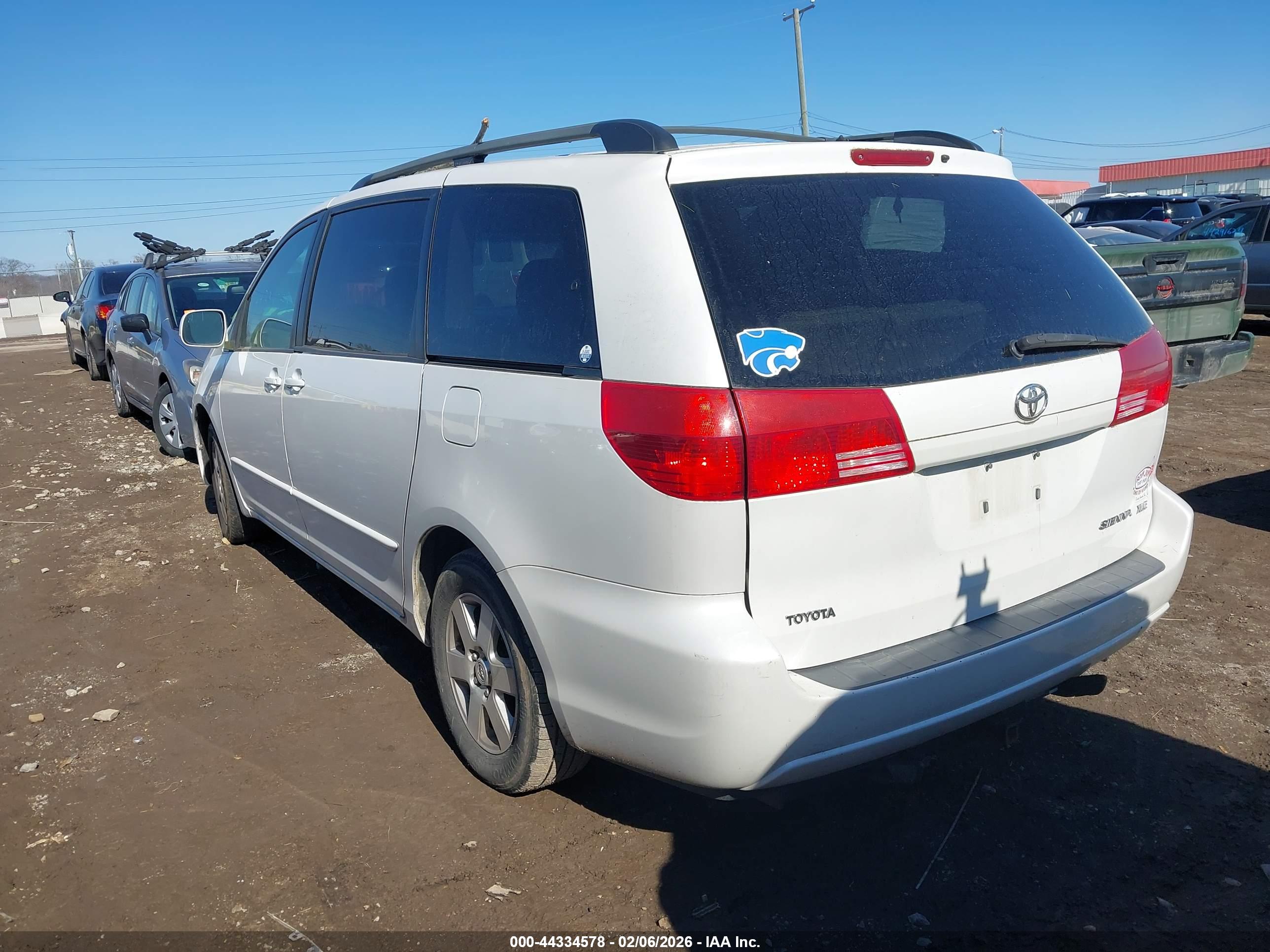 TOYOTA SIENNA image 3