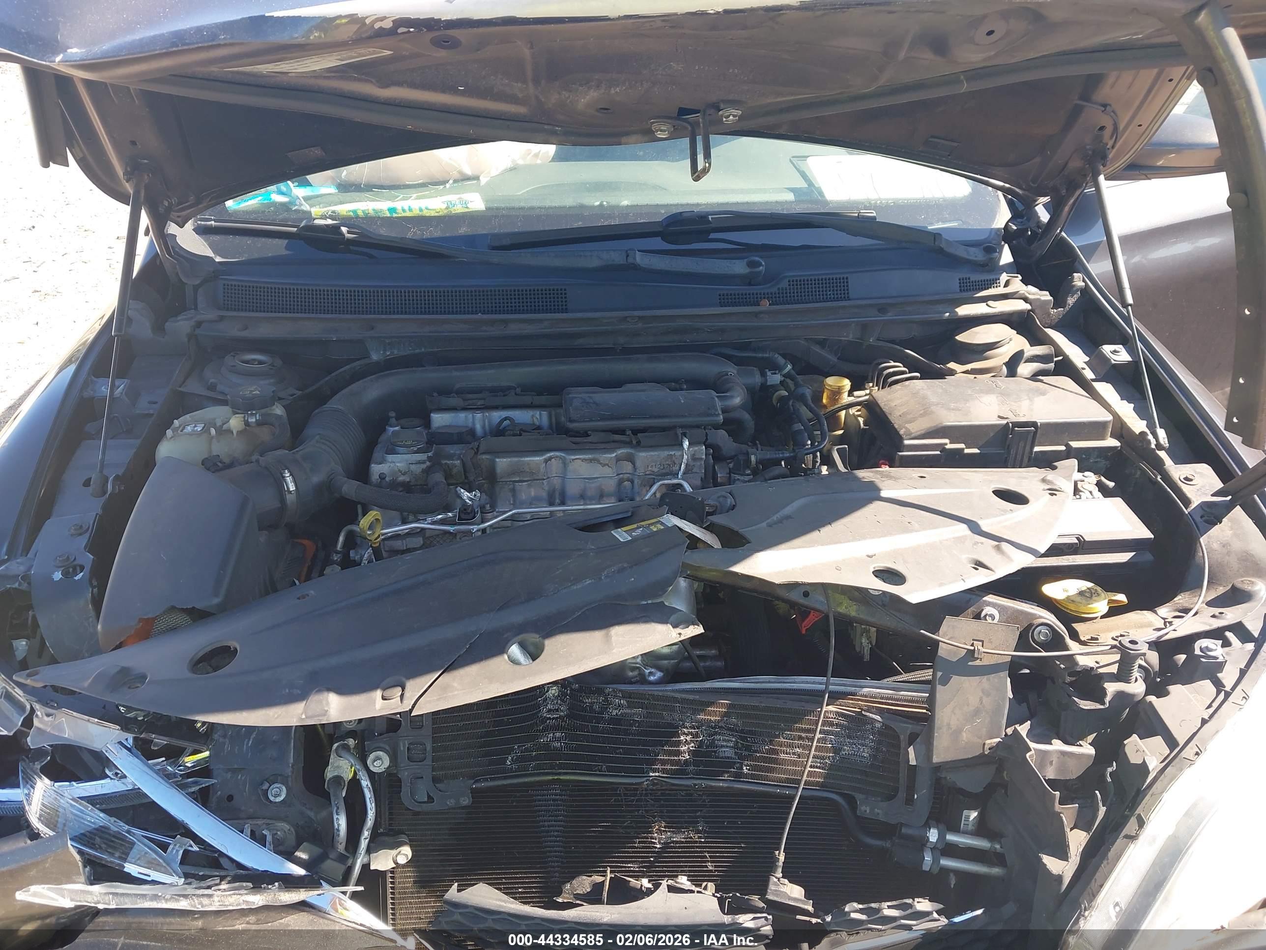CHRYSLER 200 image 10