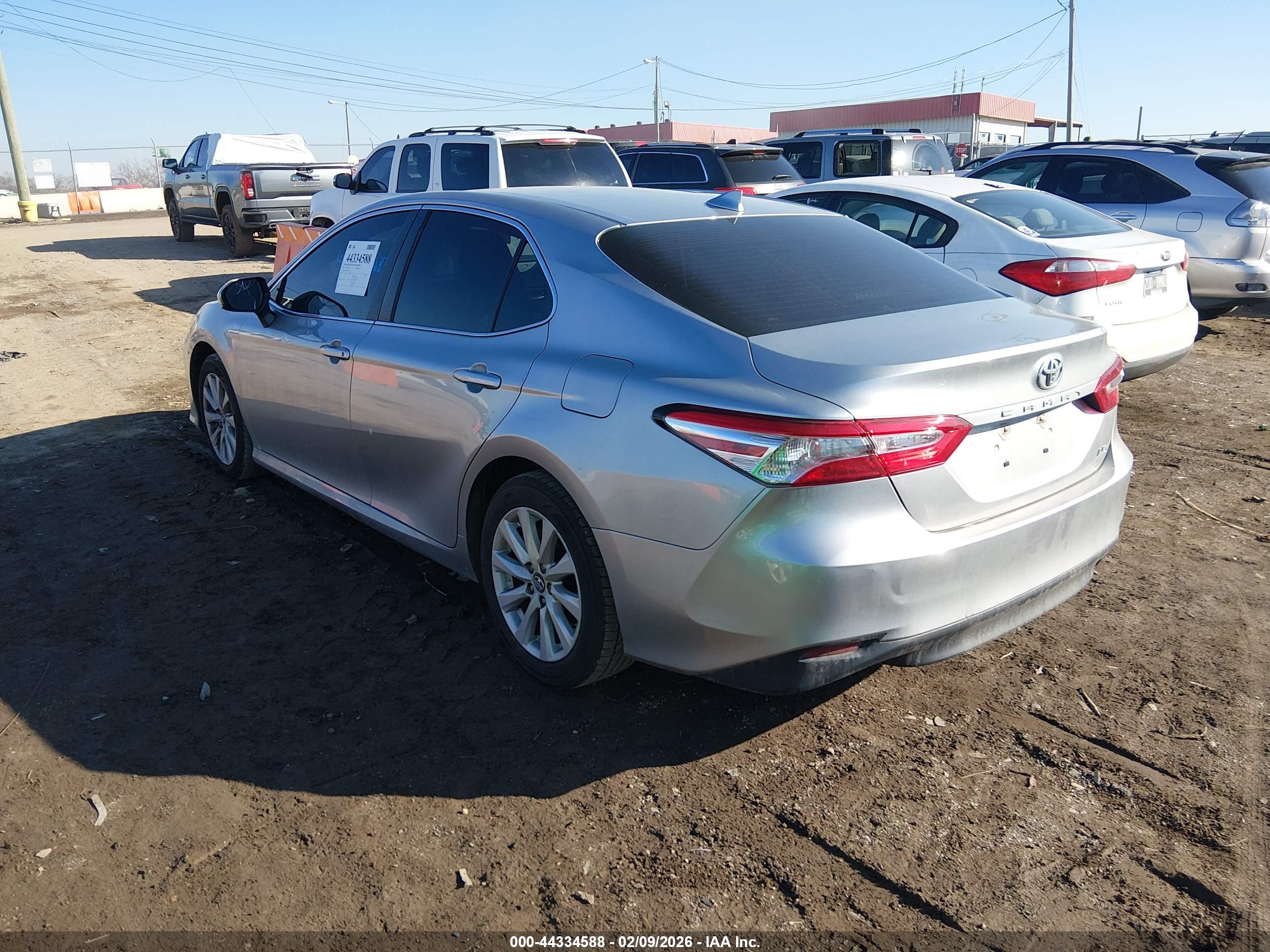 TOYOTA CAMRY image 3