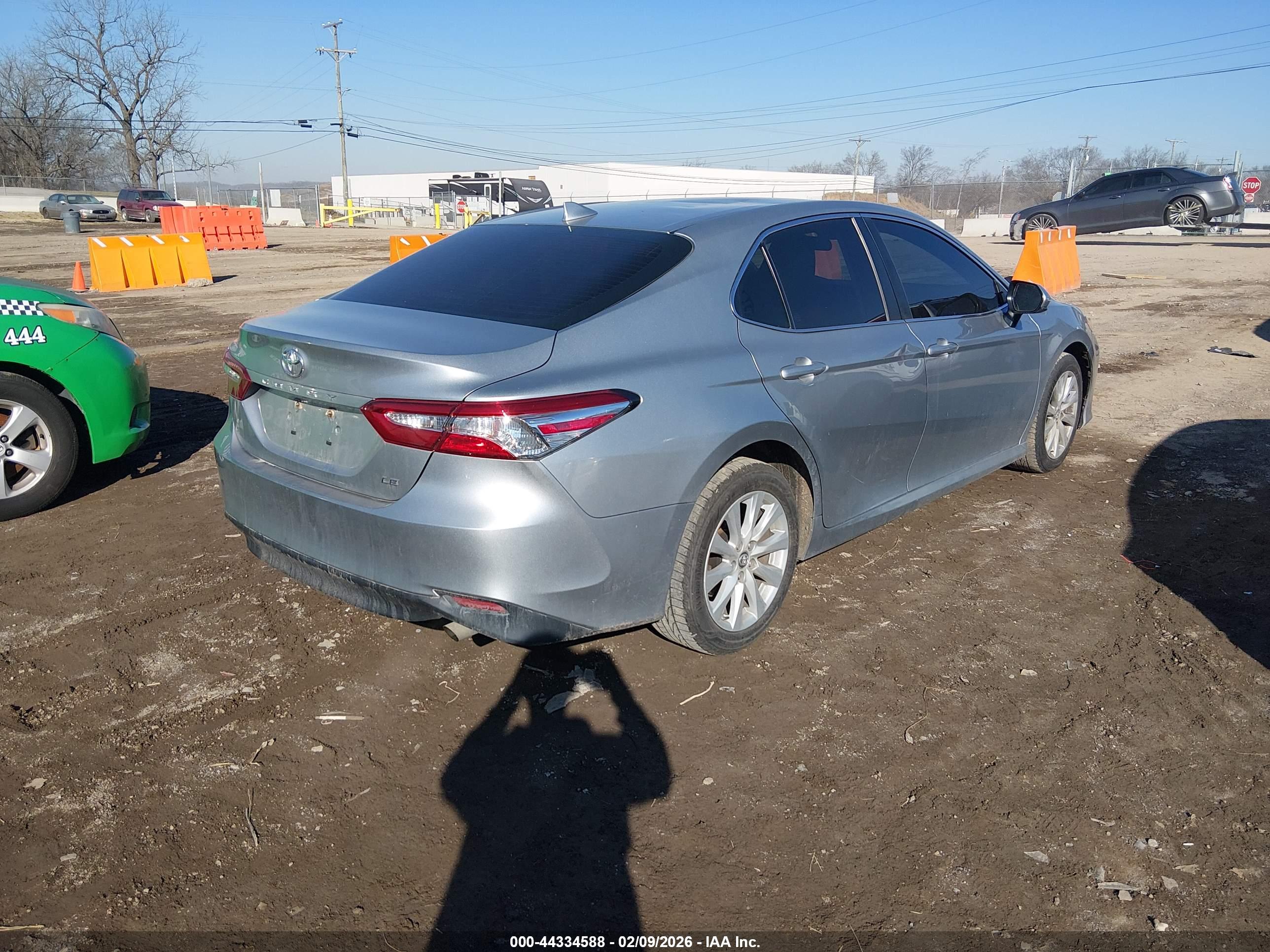 TOYOTA CAMRY image 4
