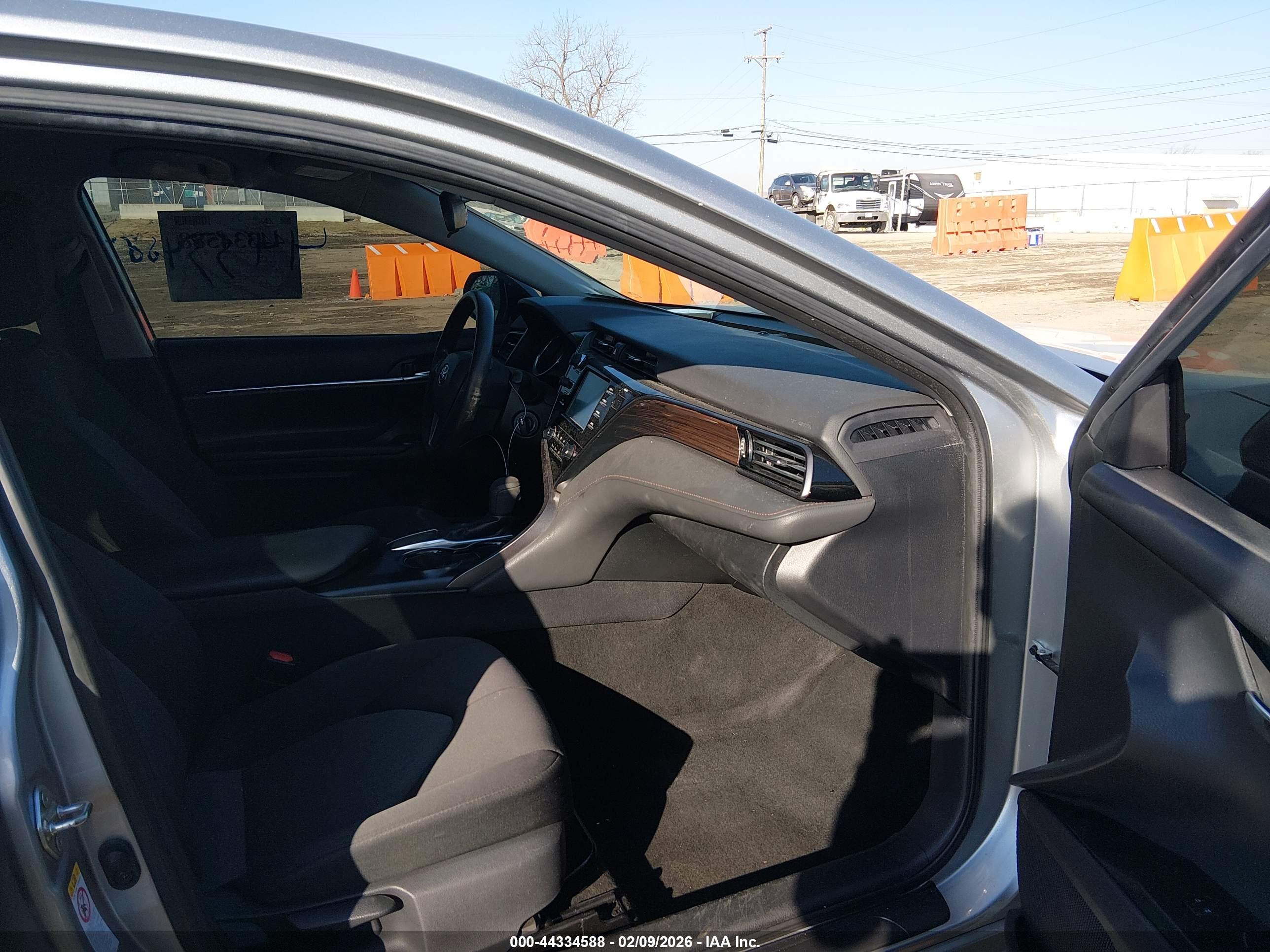 TOYOTA CAMRY image 5