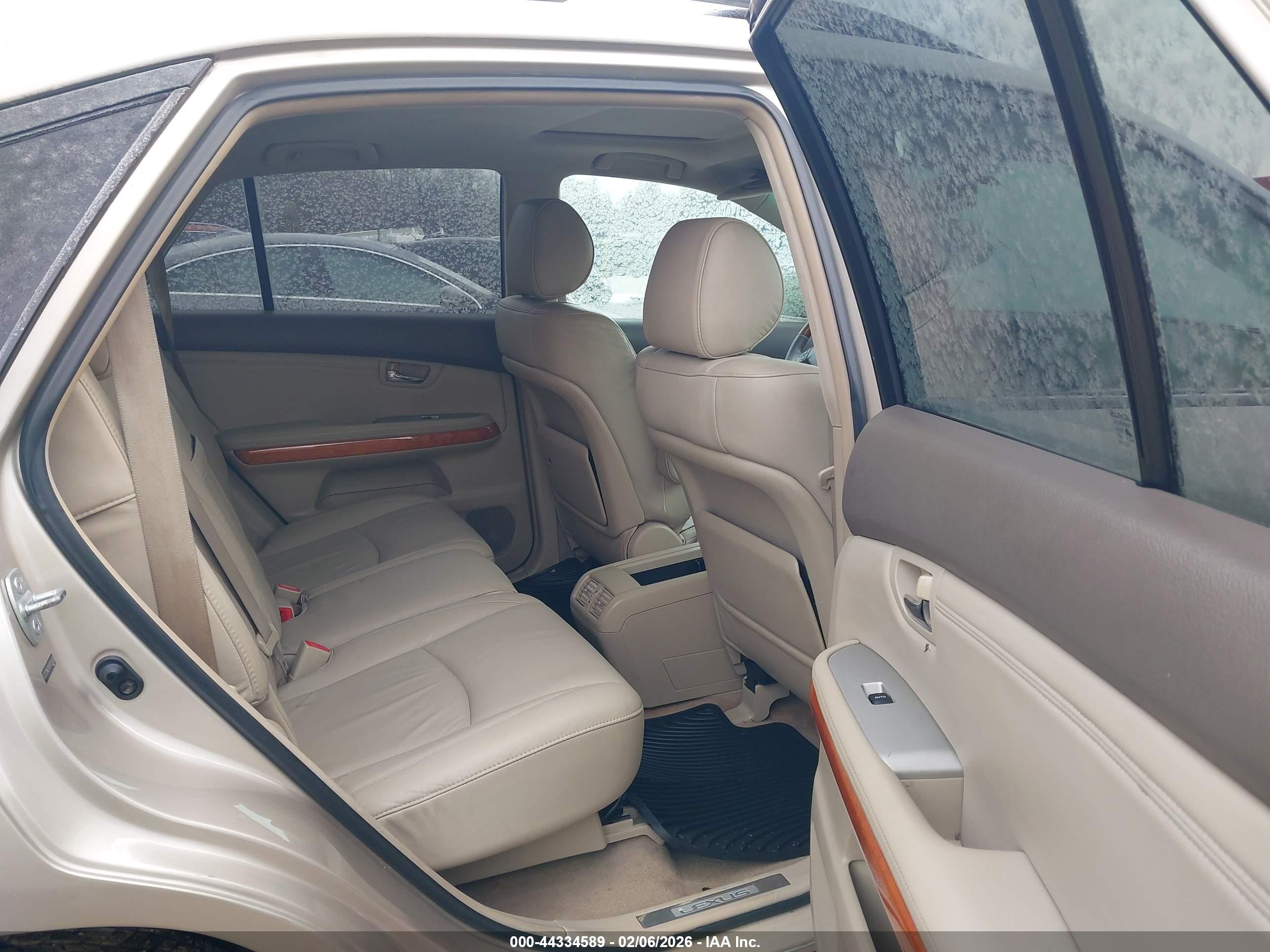 LEXUS RX image 8