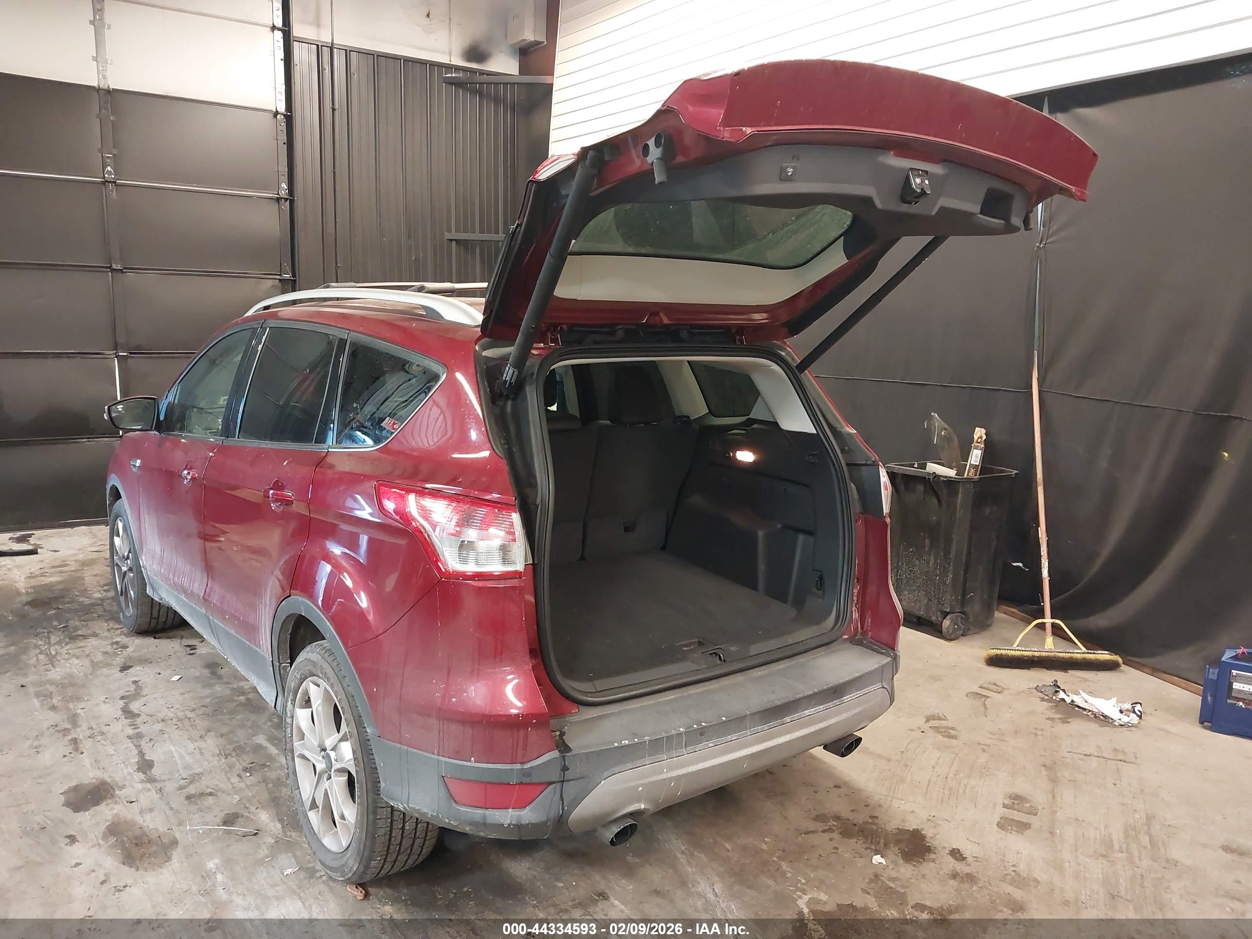 FORD ESCAPE image 3
