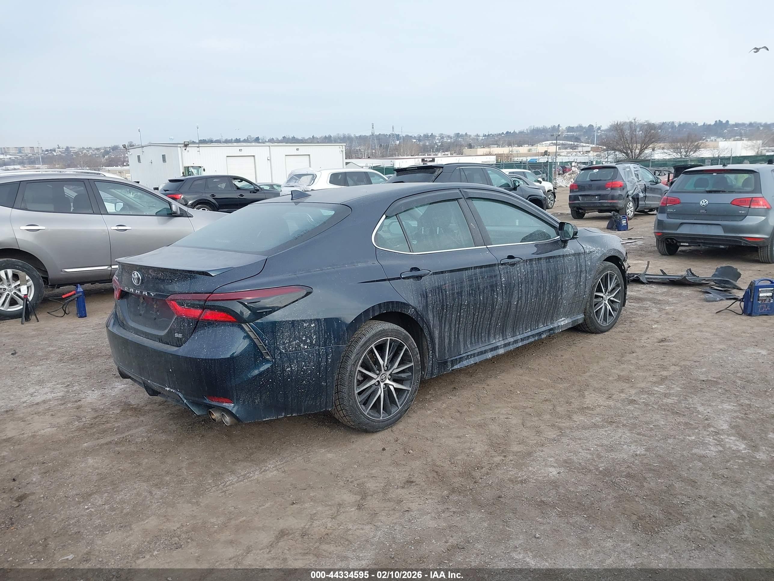 TOYOTA CAMRY image 4