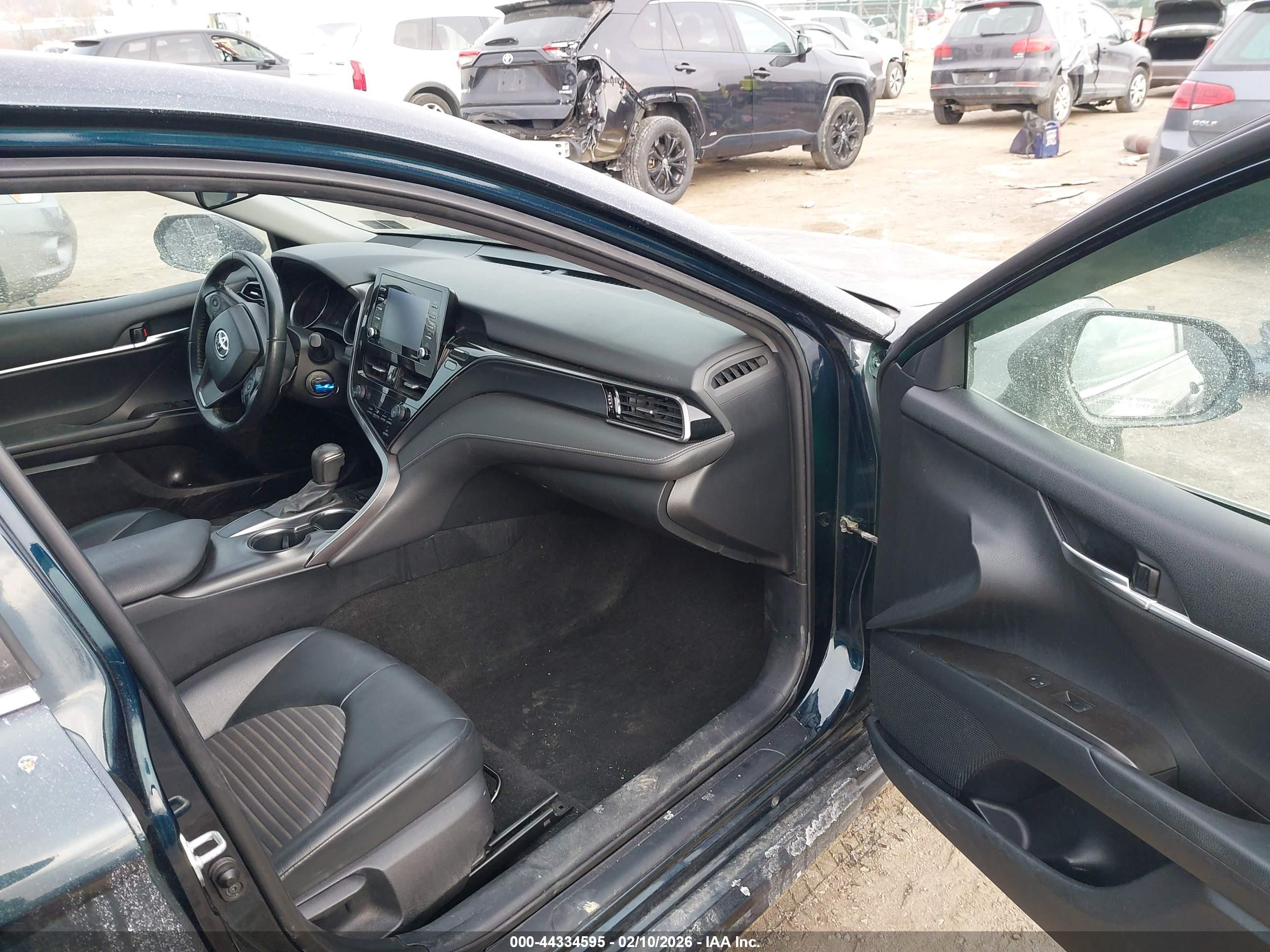 TOYOTA CAMRY image 5