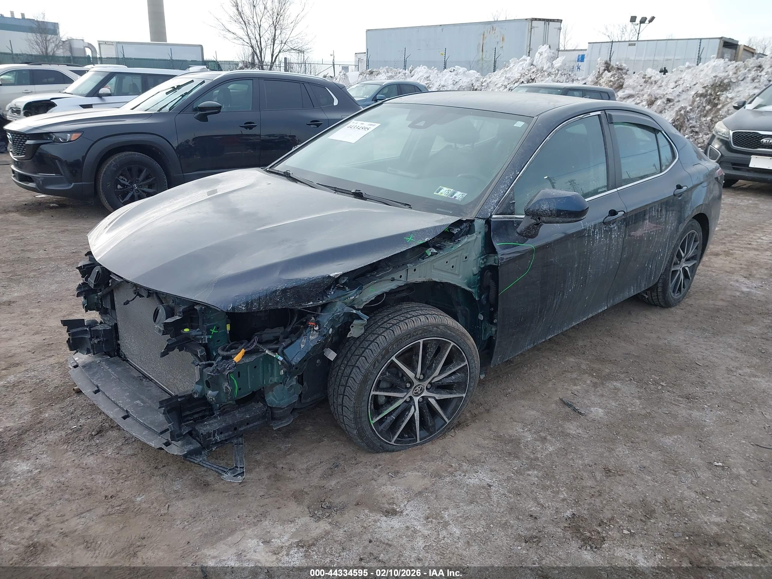 TOYOTA CAMRY image 6