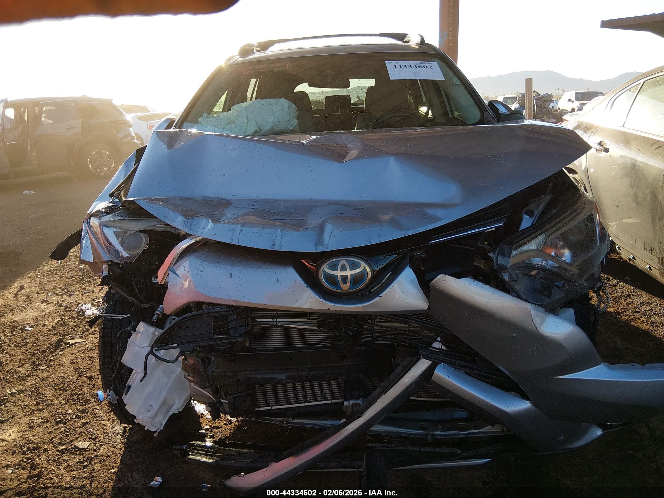 TOYOTA RAV4 image 6