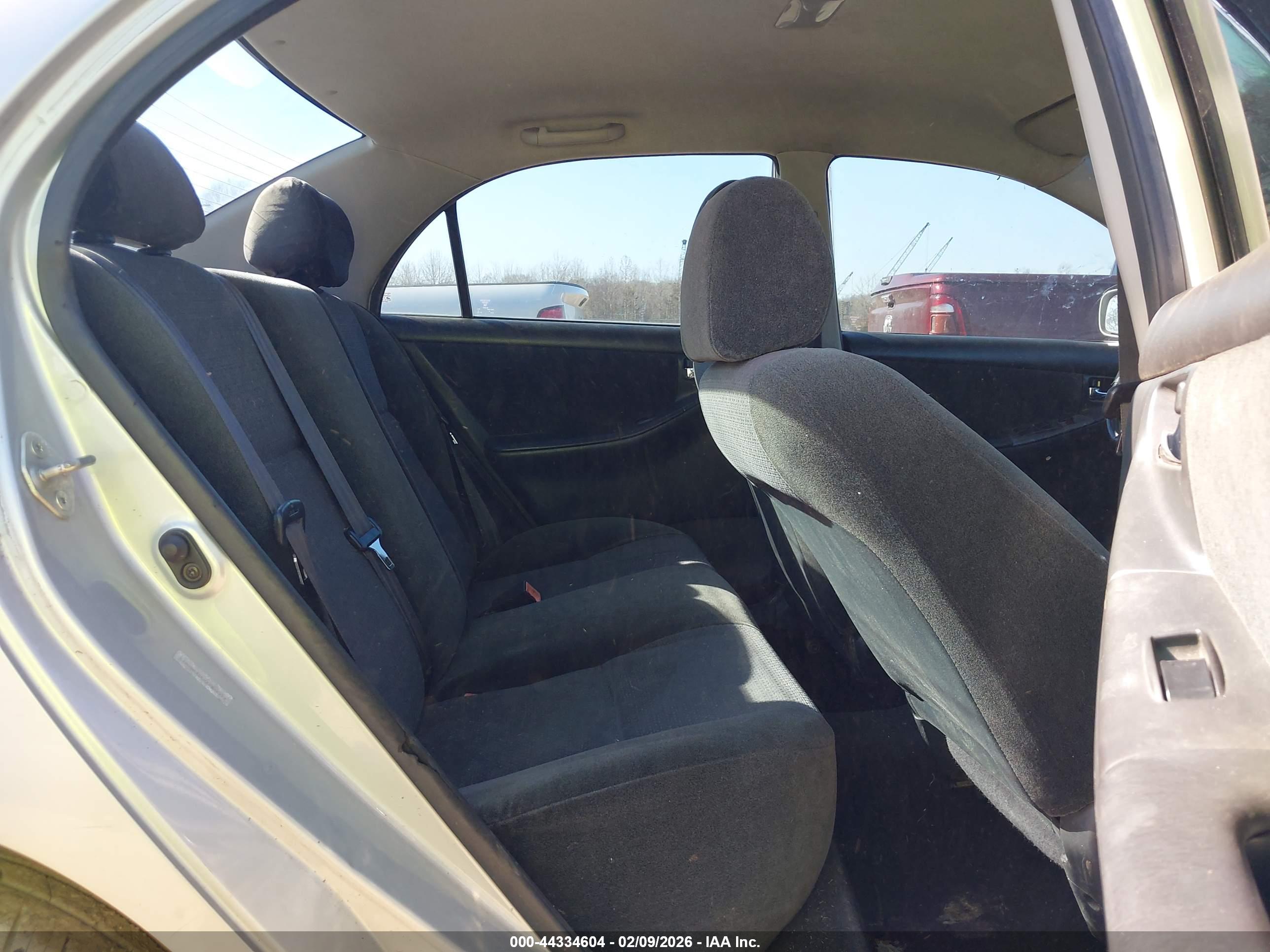 TOYOTA COROLLA image 8