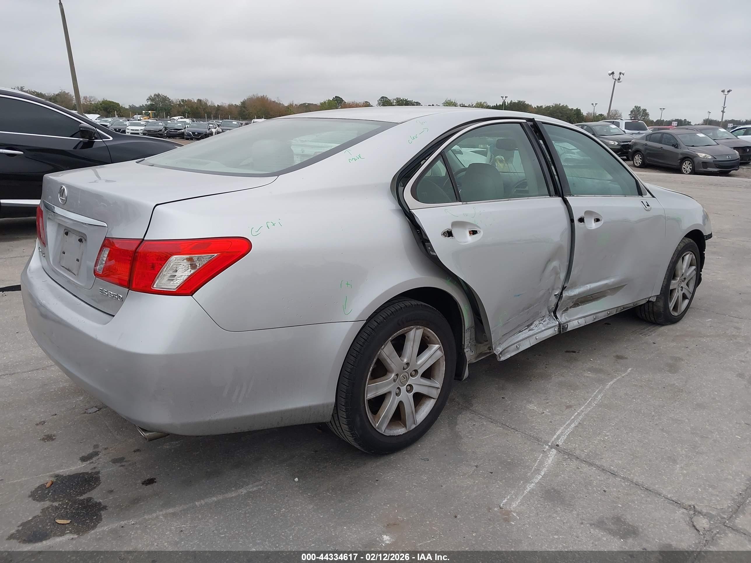 LEXUS ES image 4