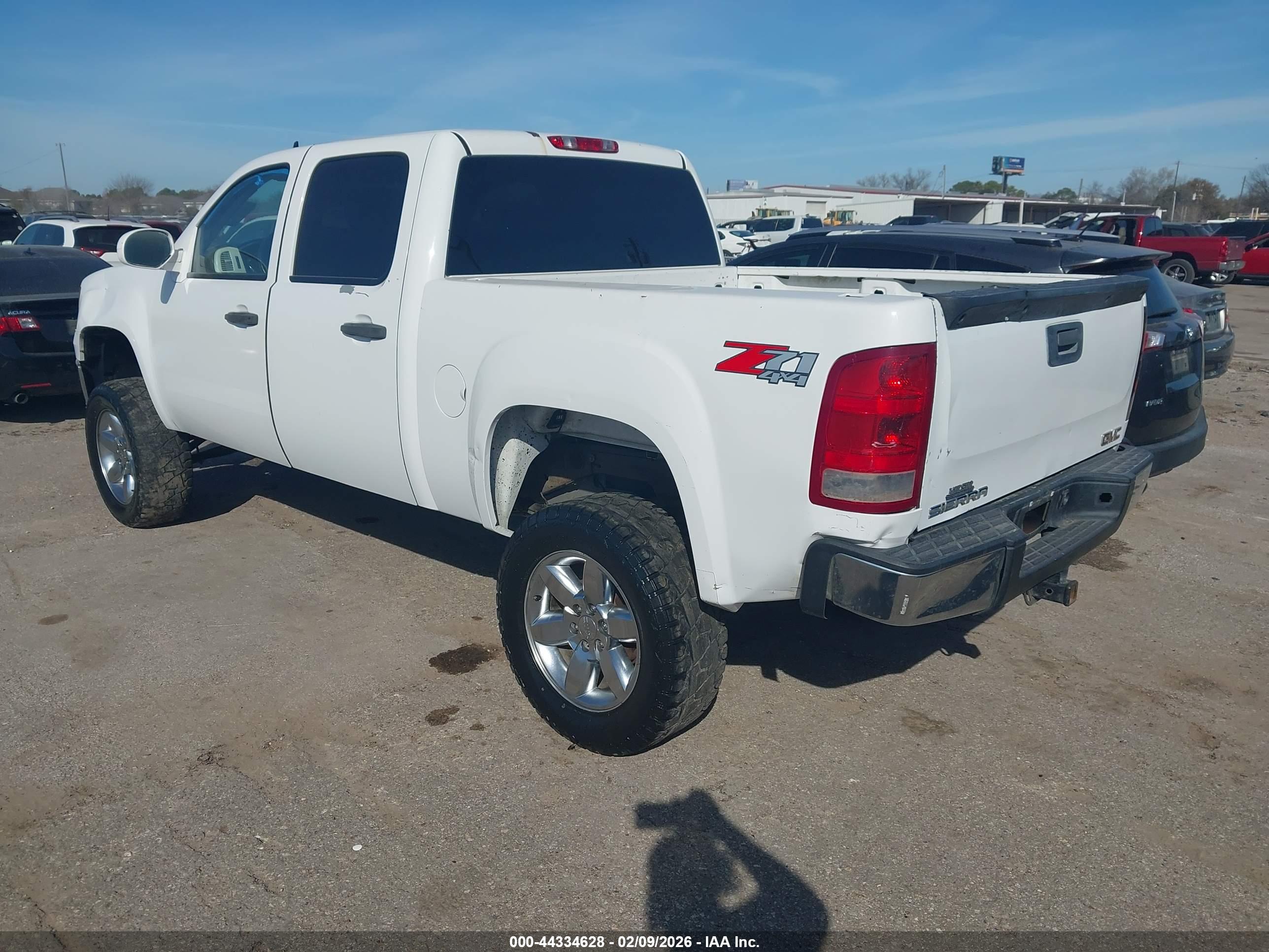 GMC SIERRA image 3