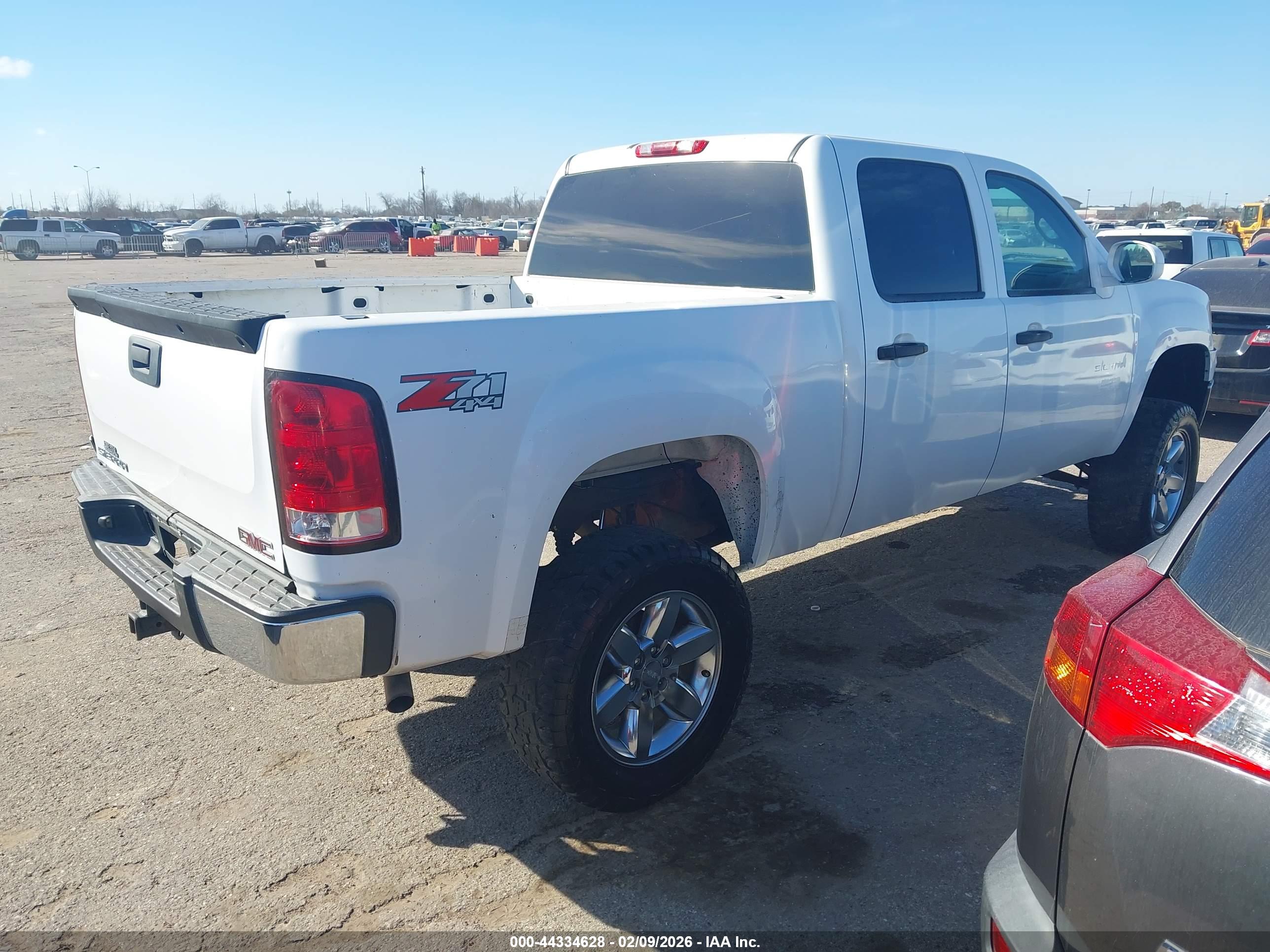 GMC SIERRA image 4