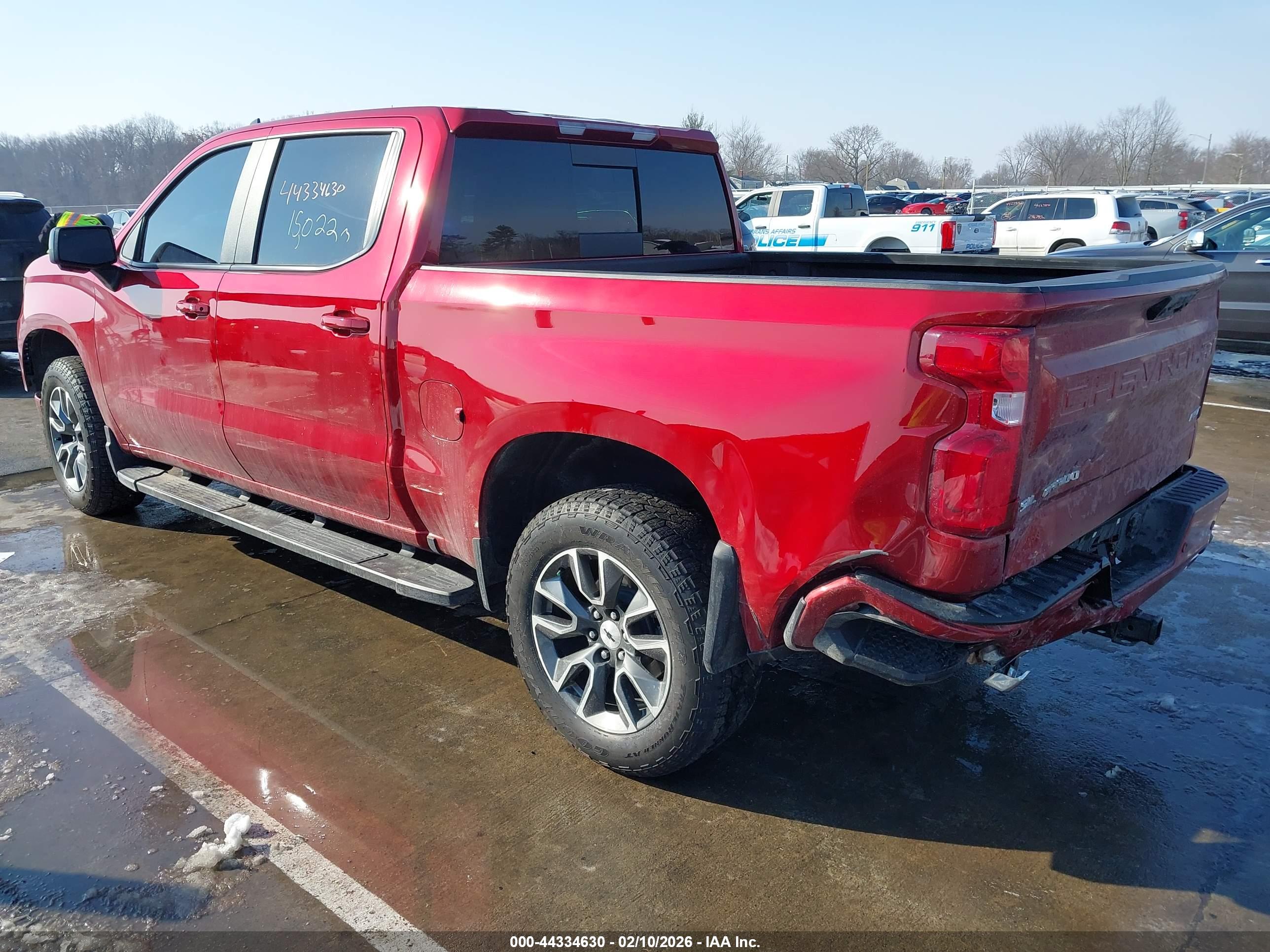 CHEVROLET SILVERADO image 3