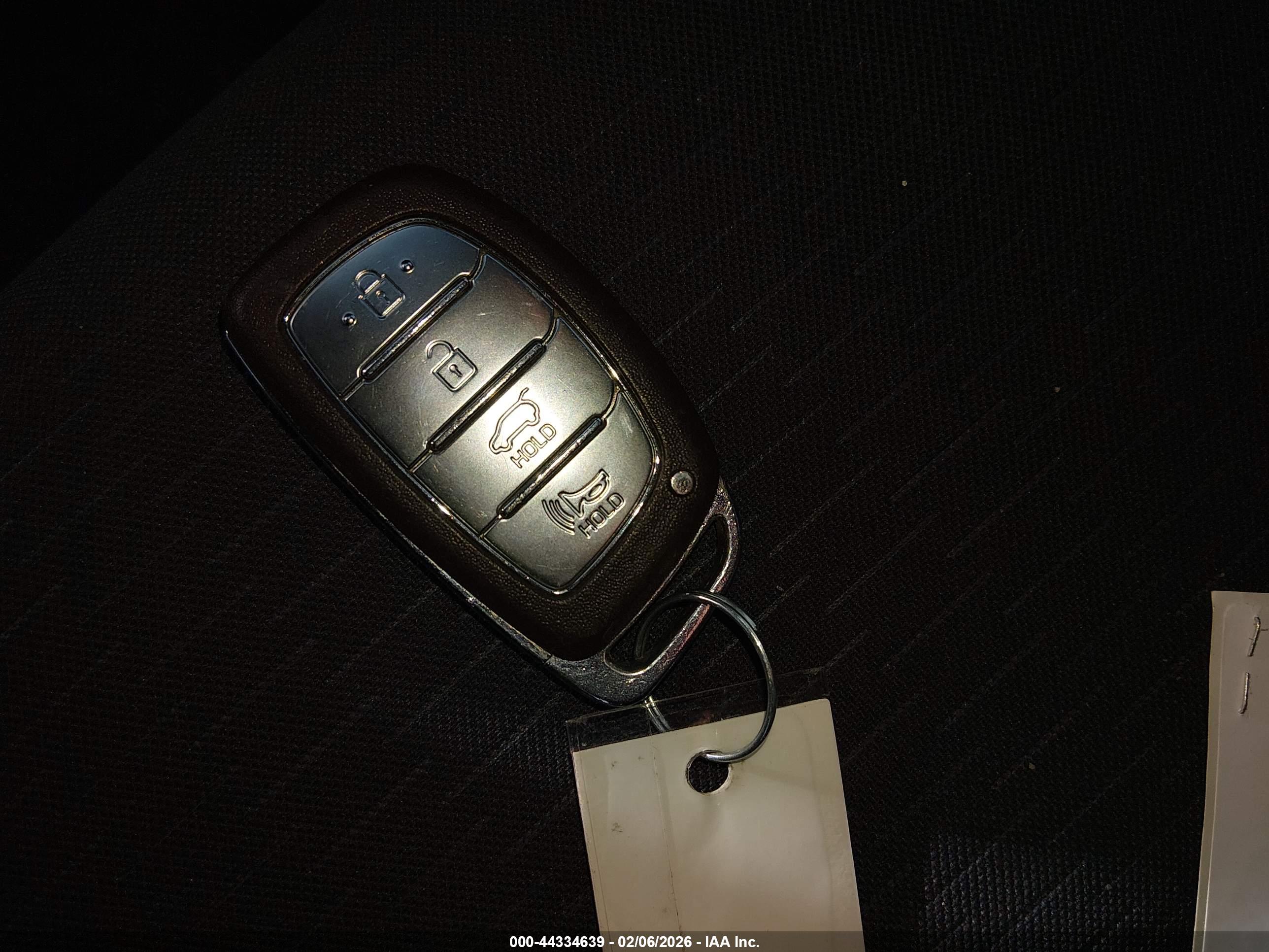 HYUNDAI TUCSON image 11