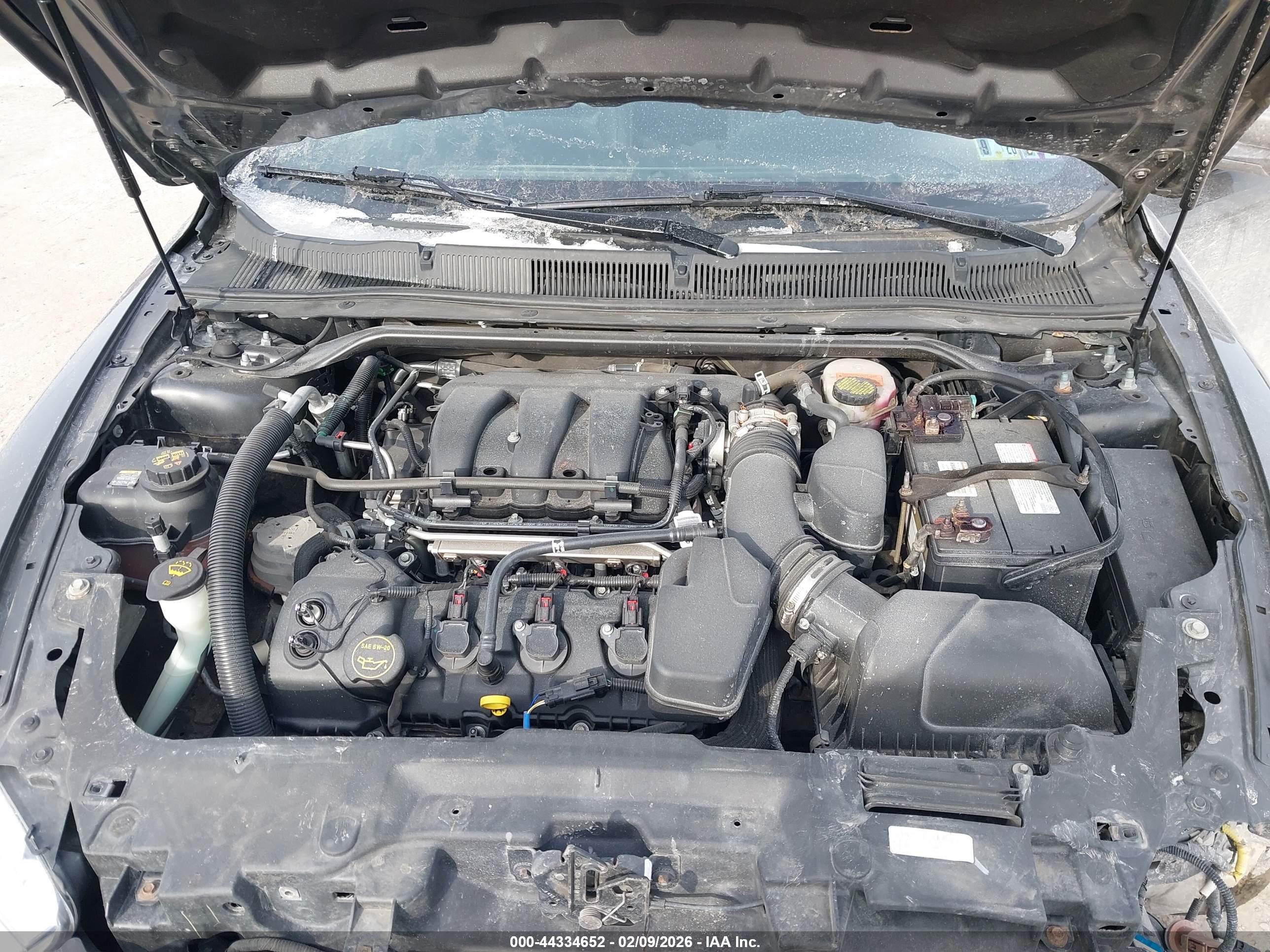 FORD TAURUS image 10