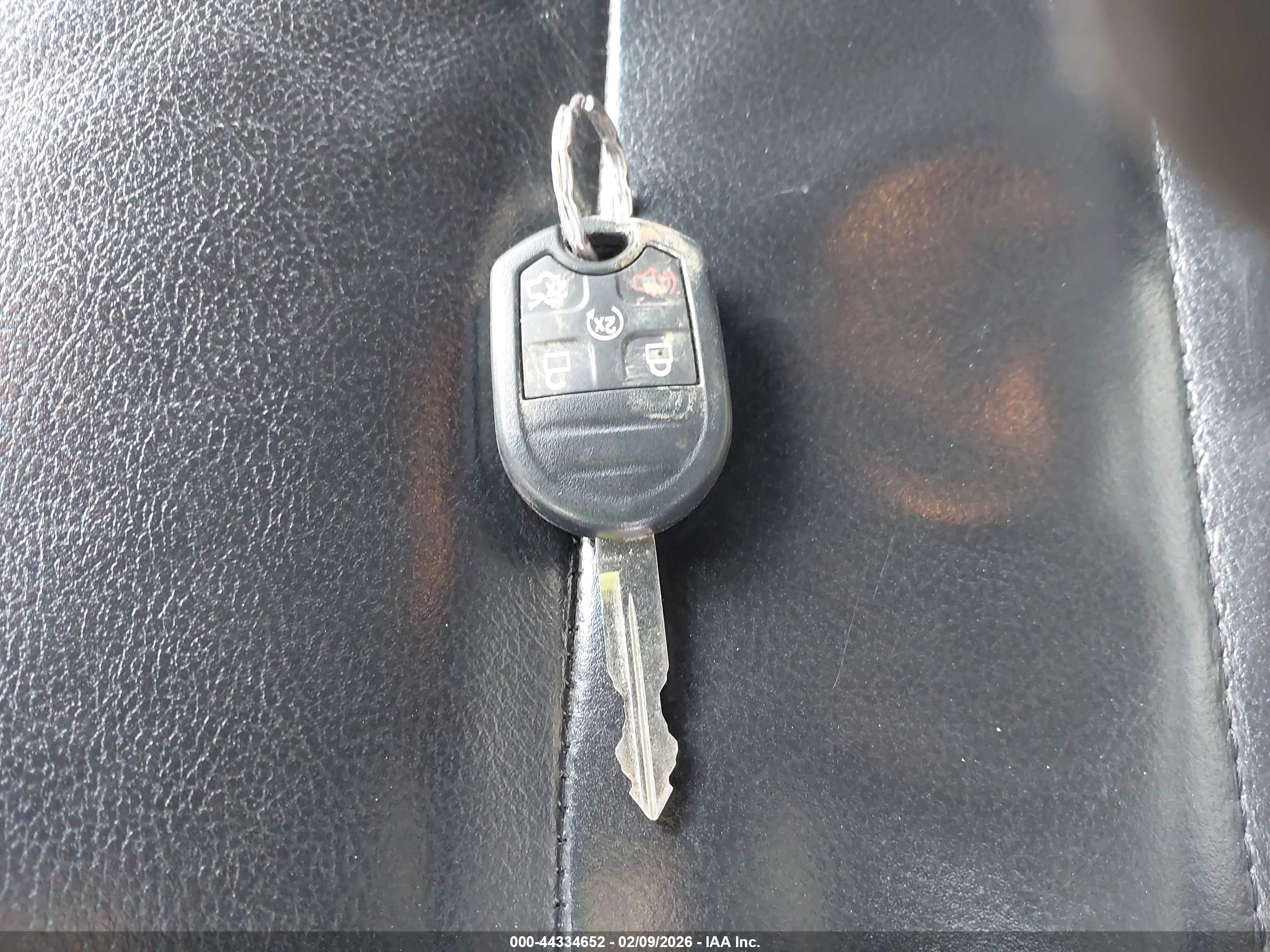 FORD TAURUS image 11