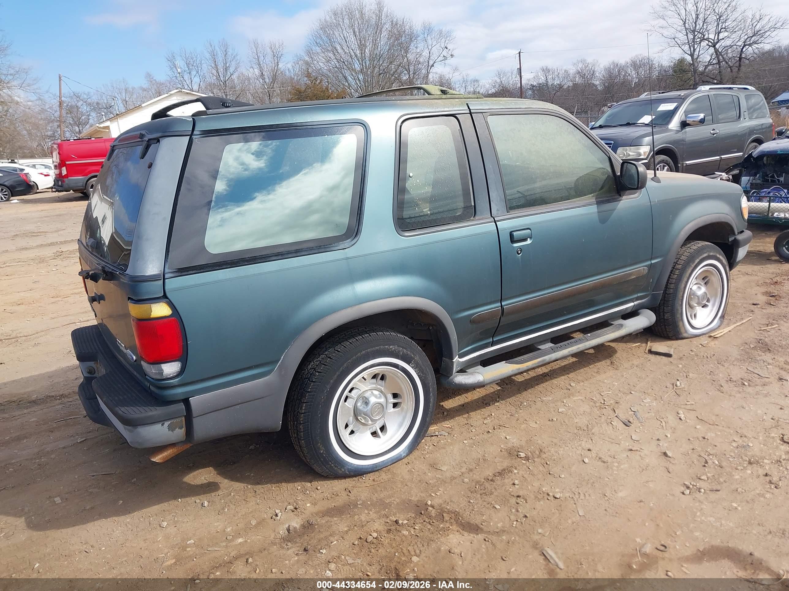 FORD EXPLORER image 4