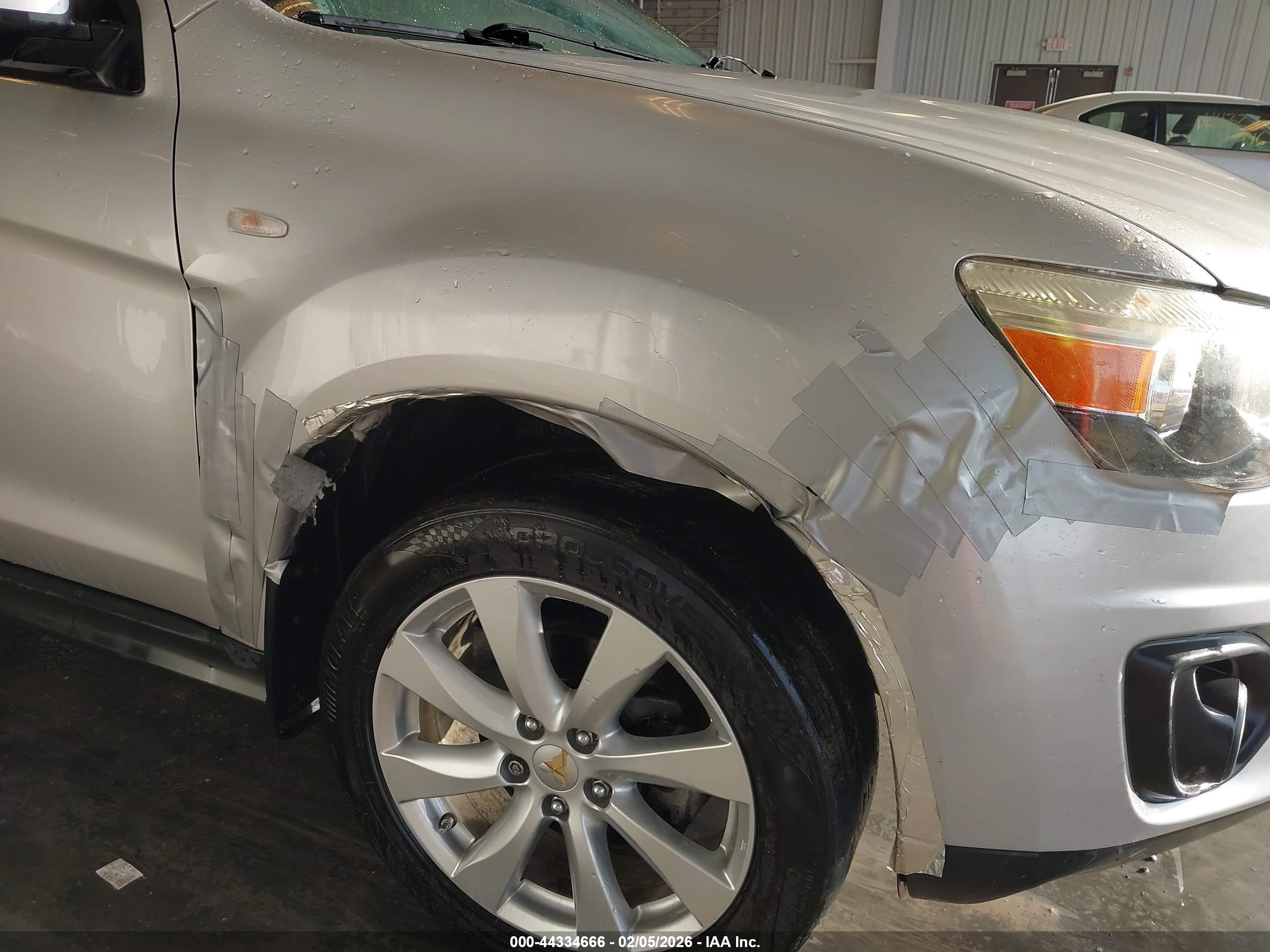 MITSUBISHI OUTLANDER image 6