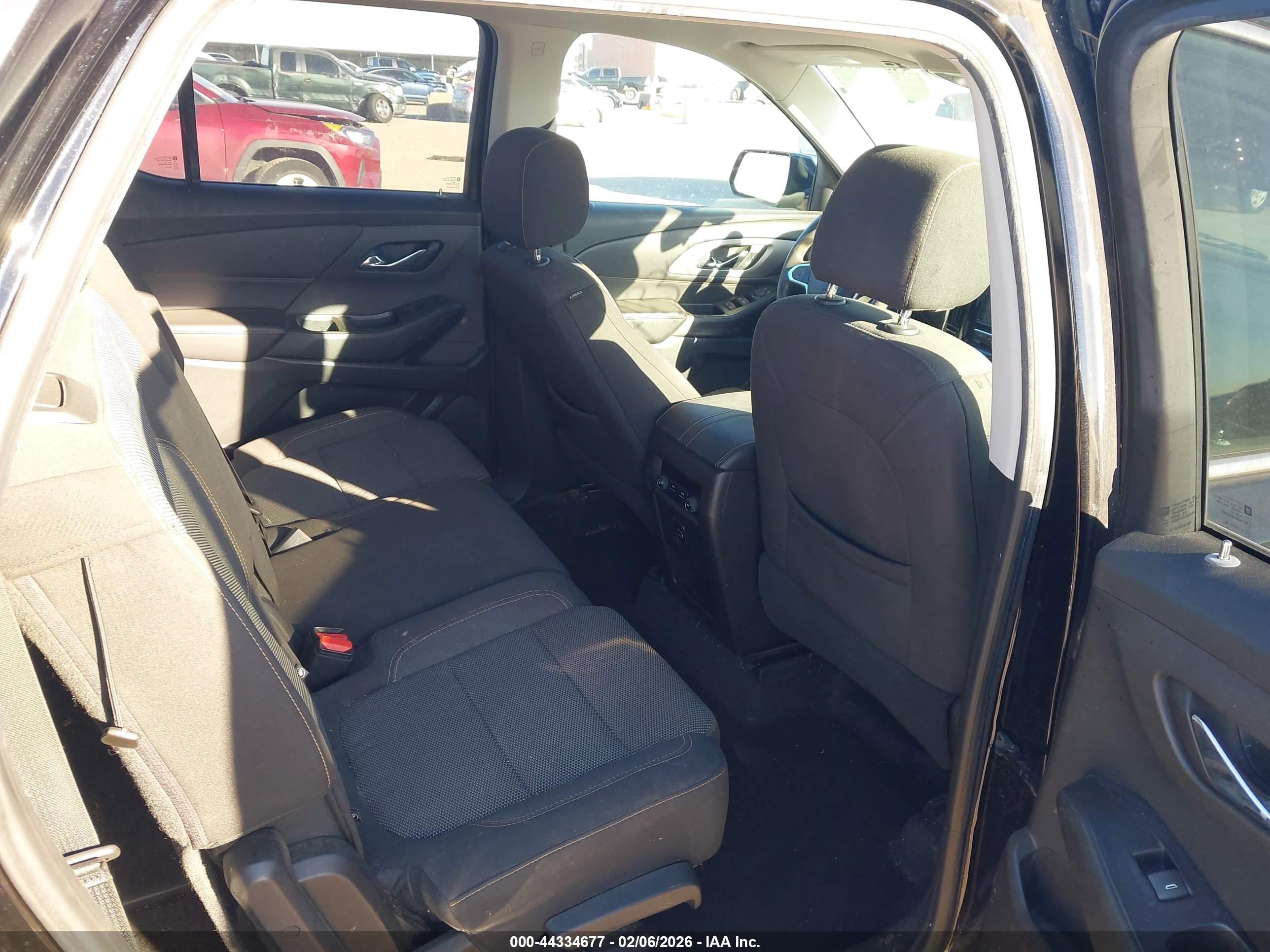 CHEVROLET TRAVERSE image 8