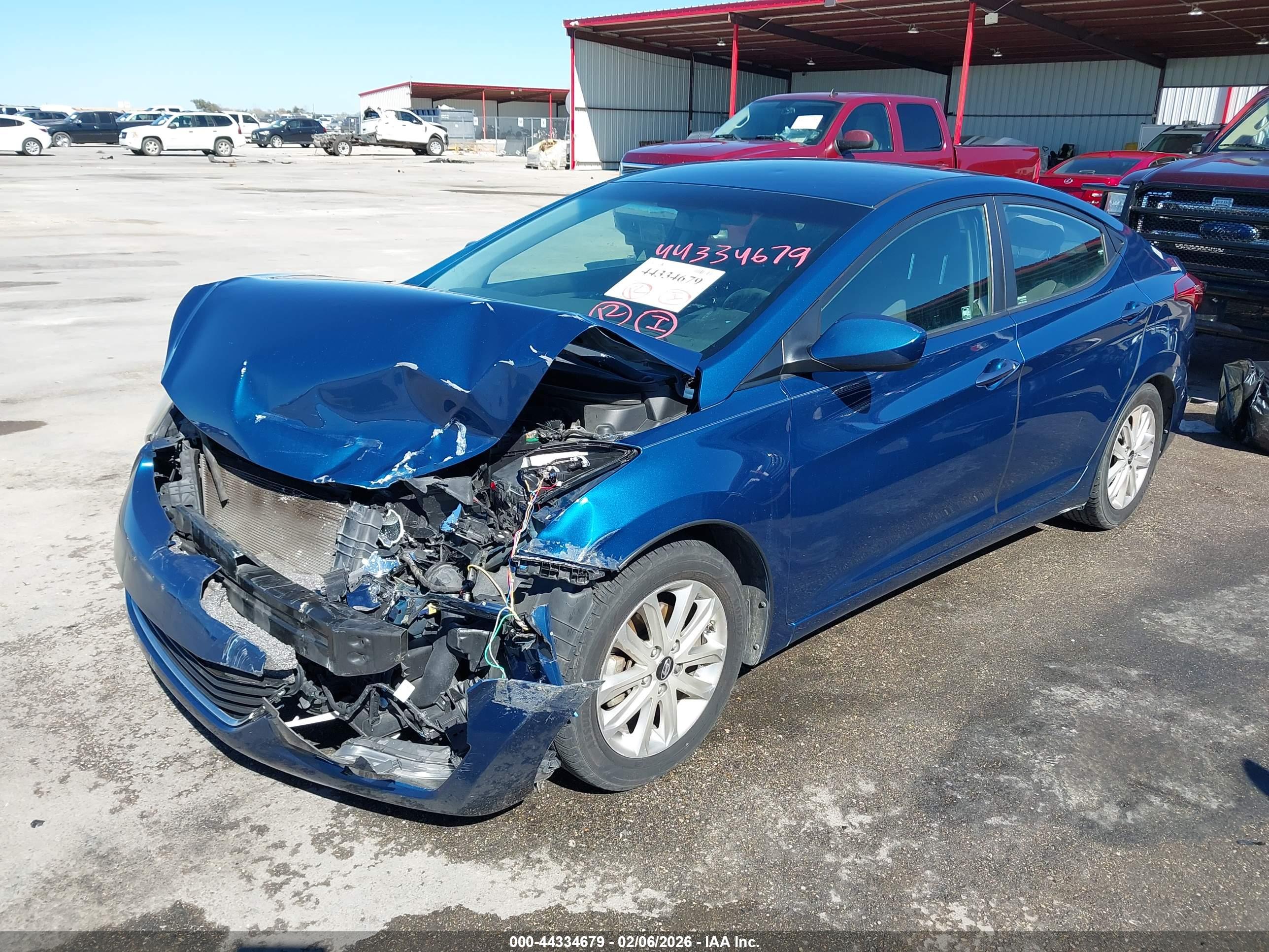 HYUNDAI ELANTRA image 2