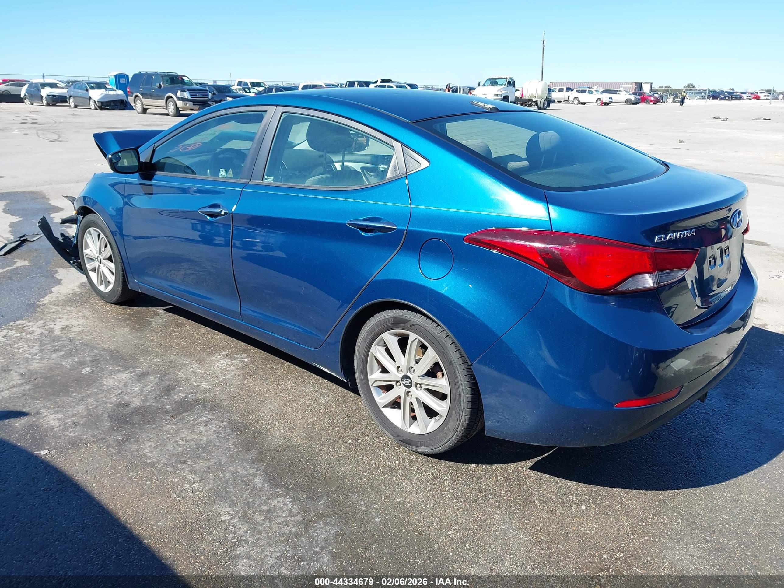HYUNDAI ELANTRA image 3